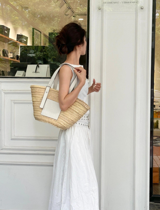 LOEWE Женская сумка Basket medium 