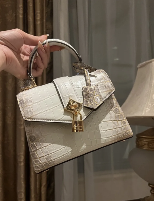 LOUIS VUITTON Женская сумка Petite Malle гималайский крокодил