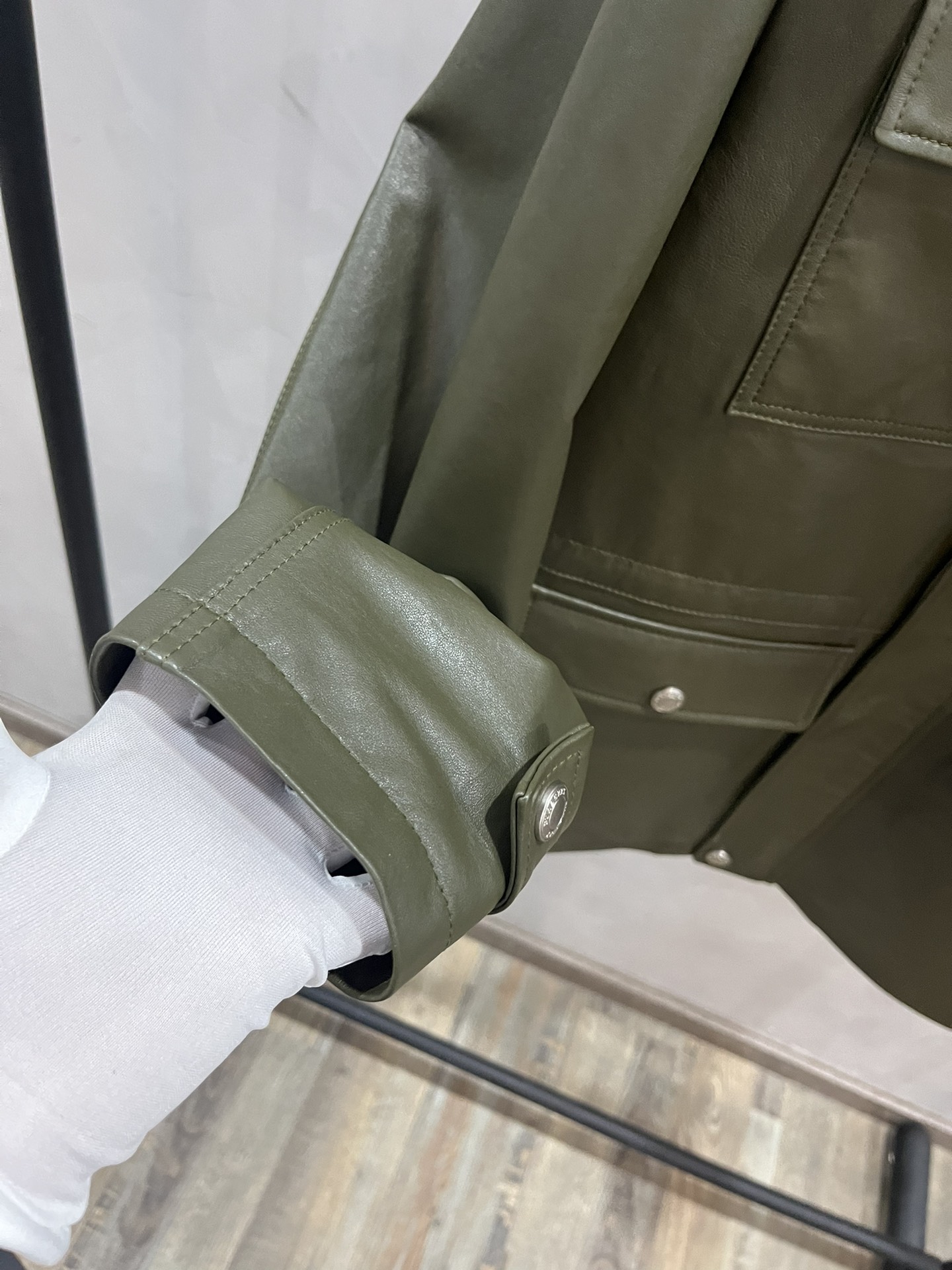 BURBERRY Мужская кожаная куртка BURBERRY Мужская кожаная куртка