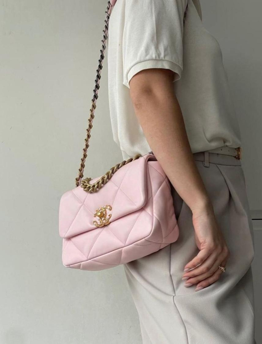 CHANEL Женская сумка Chanel 19
