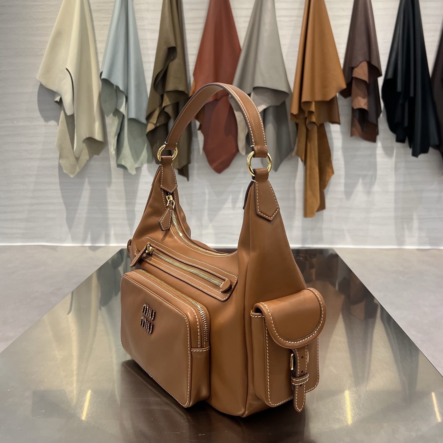 MIU MIU Женская сумка Nappa Leather Pocket MIU MIU Женская сумка Nappa Leather Pocket