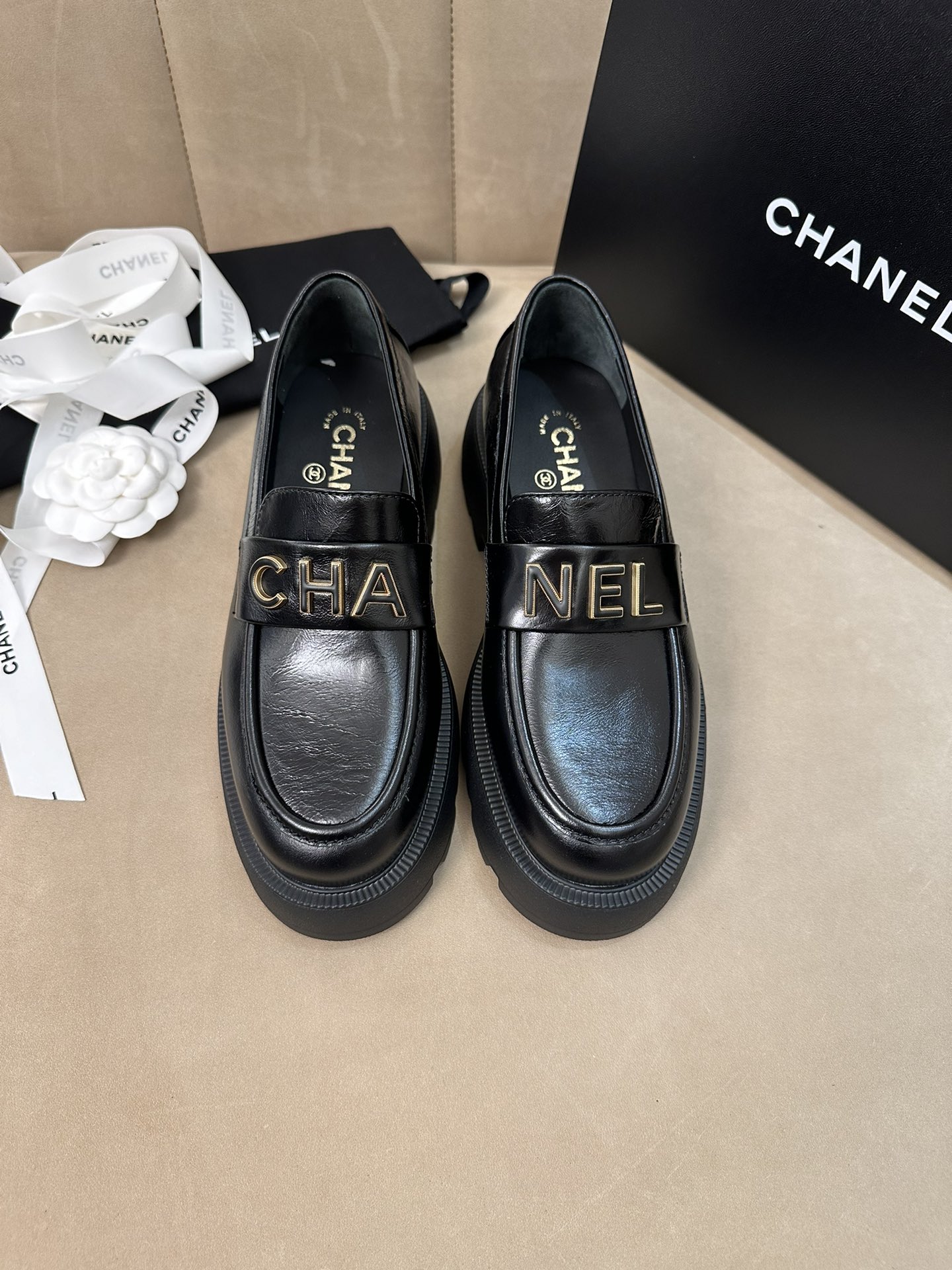 CHANEL Женские лоферы на платформе CHANEL Женские лоферы на платформе
