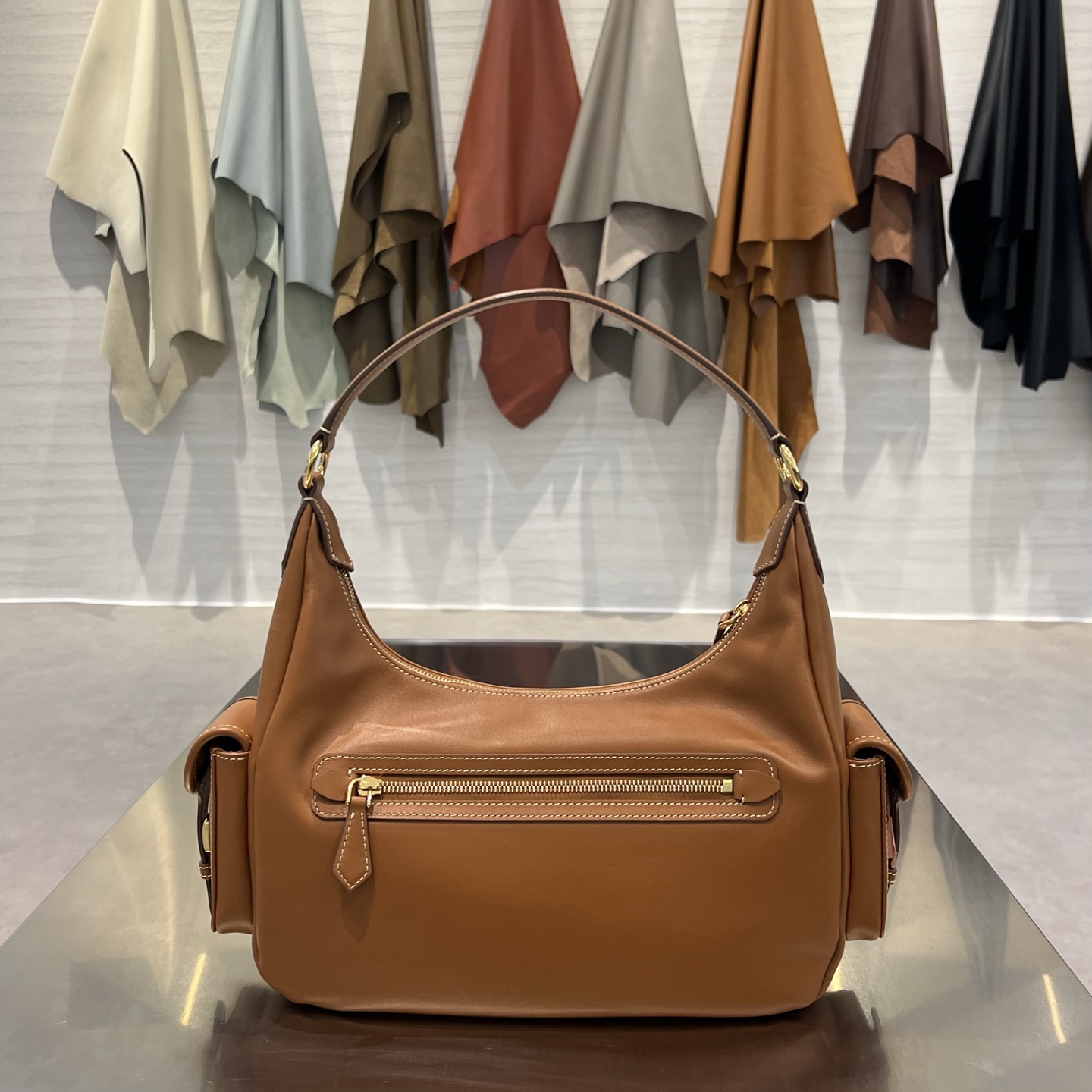 MIU MIU Женская сумка Nappa Leather Pocket MIU MIU Женская сумка Nappa Leather Pocket