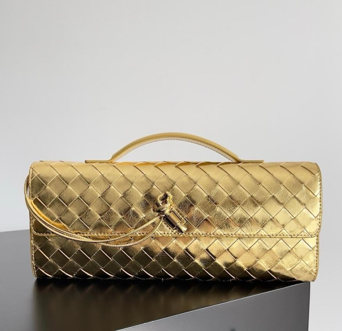 BOTTEGA VENETA Женский клатч Andiamo