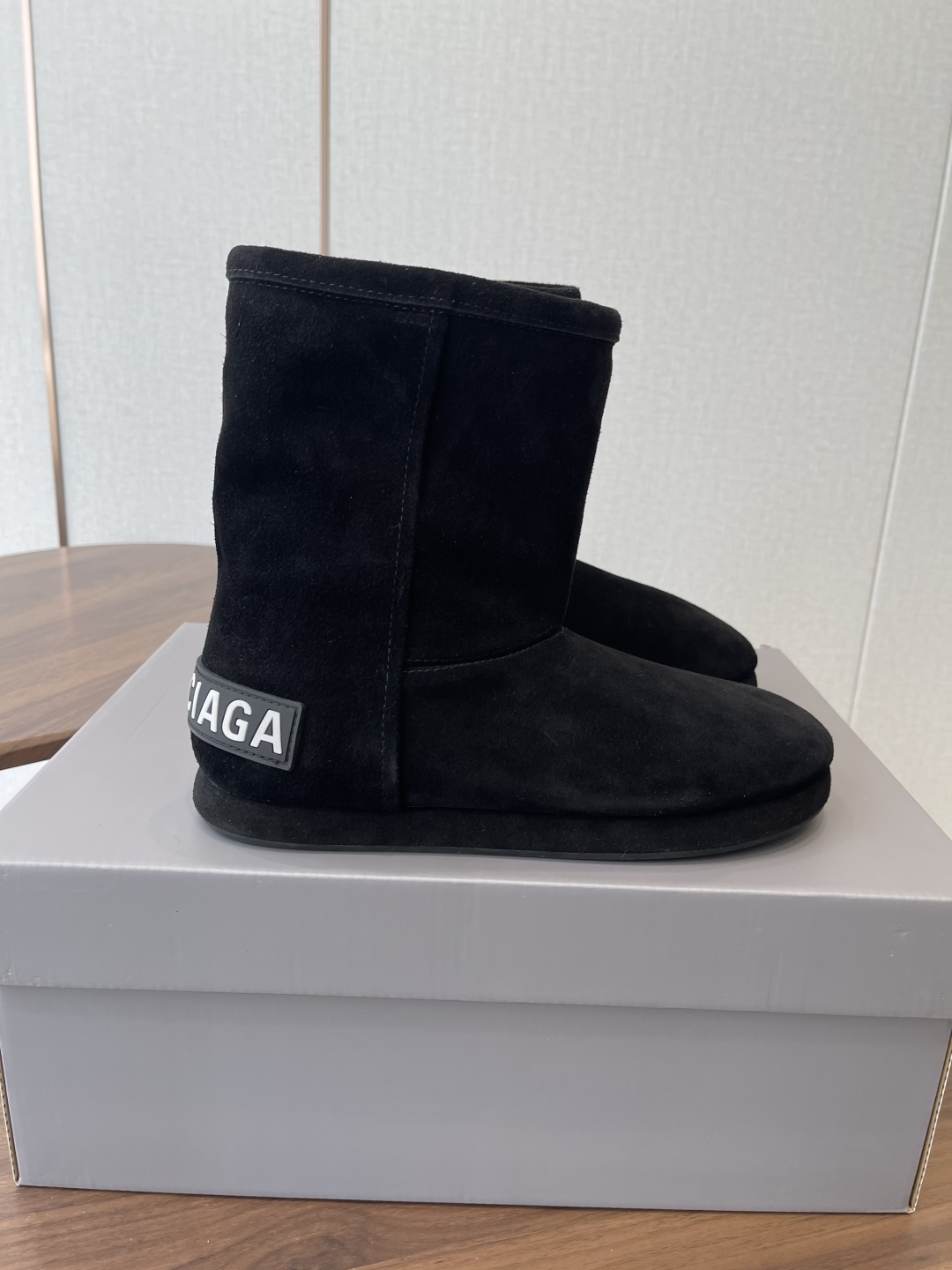 BALENCIAGA Женские угги 