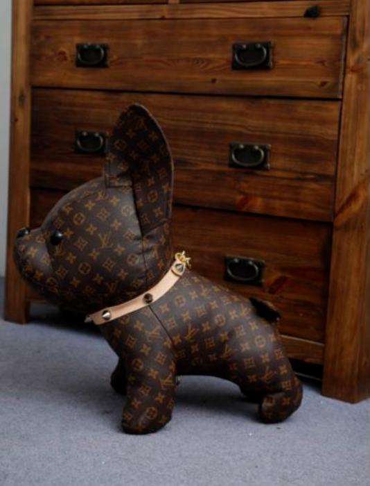 LOUIS VUITTON Собака Monogram LOUIS VUITTON Собака Monogram