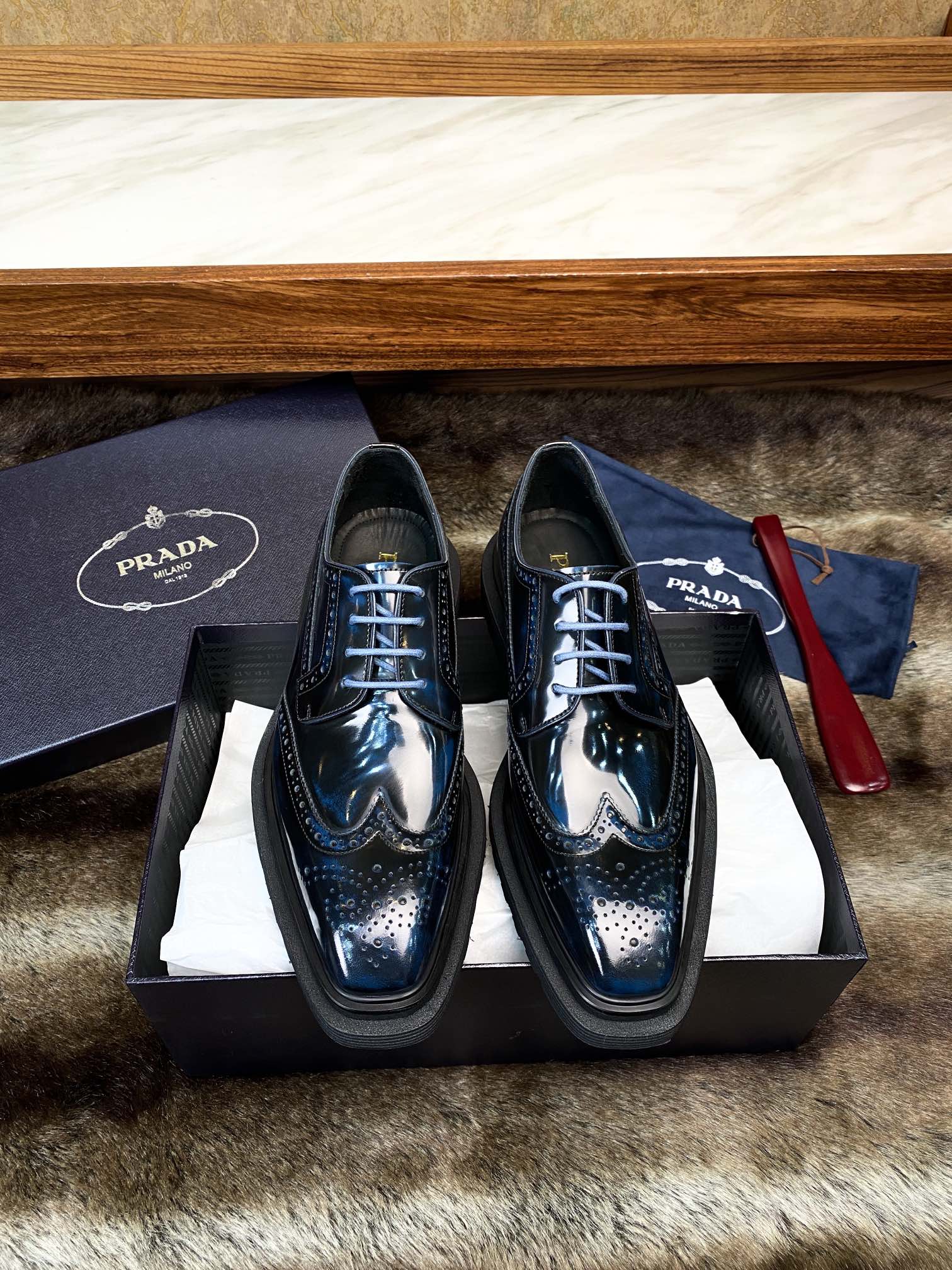 PRADA Мужские туфли-дерби из коровьей кожи PRADA Мужские туфли-дерби из коровьей кожи