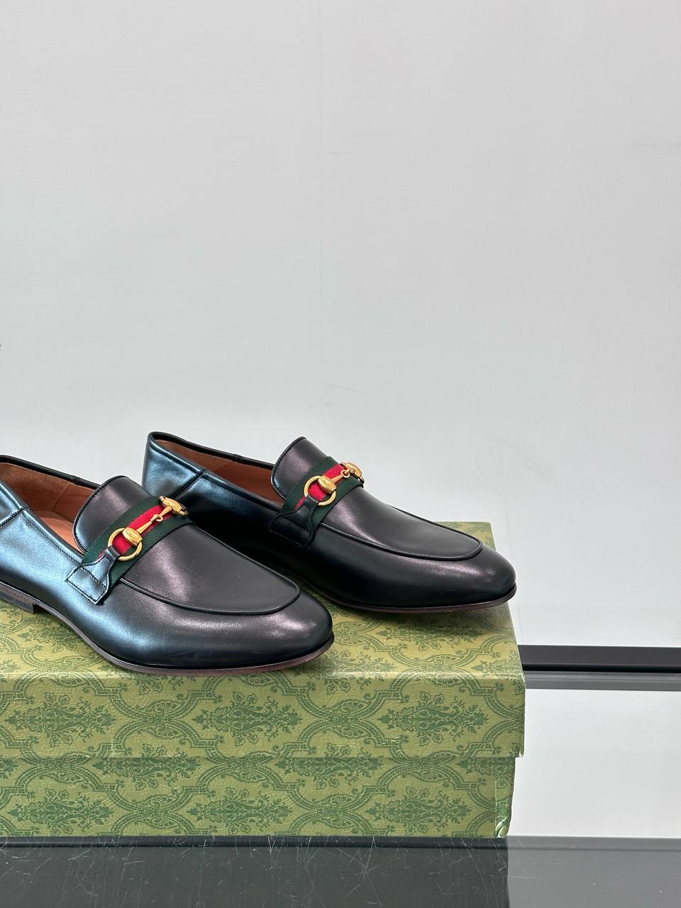 GUCCI Мужские лоферы коровья кожа GUCCI Мужские лоферы коровья кожа