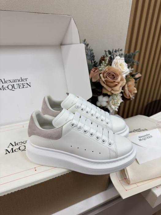 ALEXANDER MCQUEEN Женские кроссовки Oversized