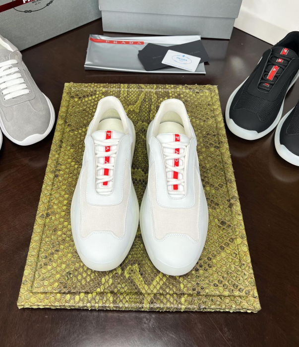 PRADA Мужские кроссовки коровья кожа