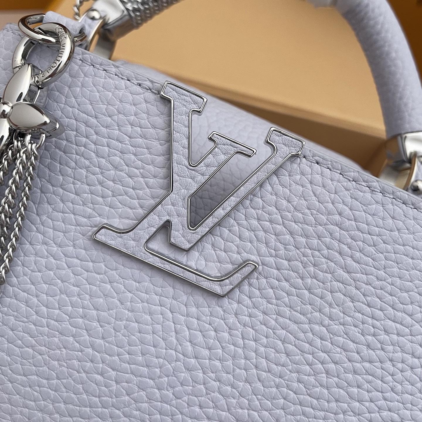 LOUIS VUITTON Женская Сумка Capucines