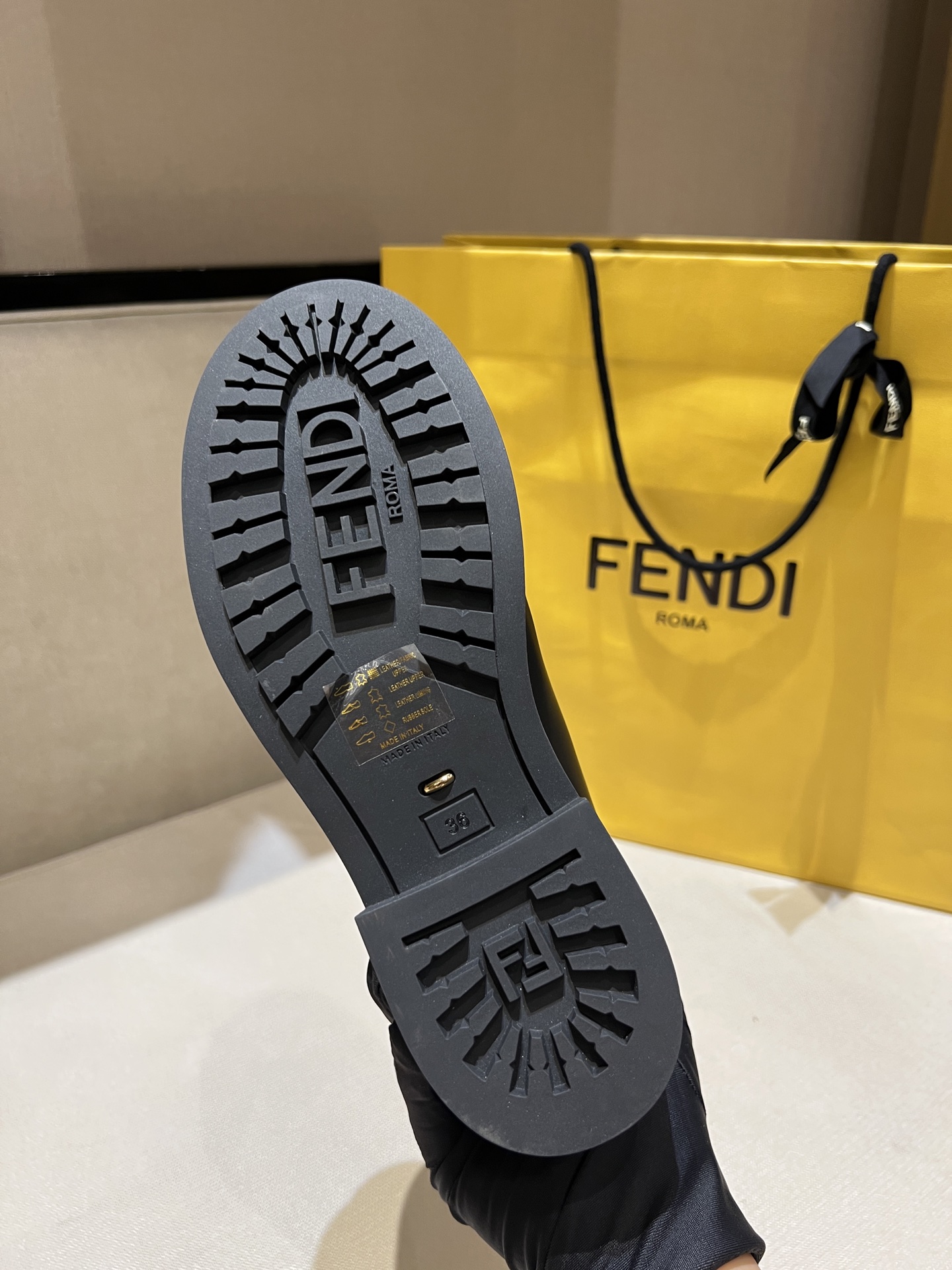 FENDI Женские ботинки челси FF
