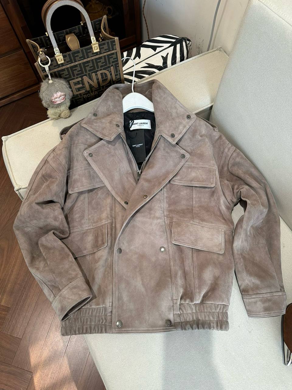 SAINT LAURENT Женская кожаная куртка SAINT LAURENT Женская кожаная куртка