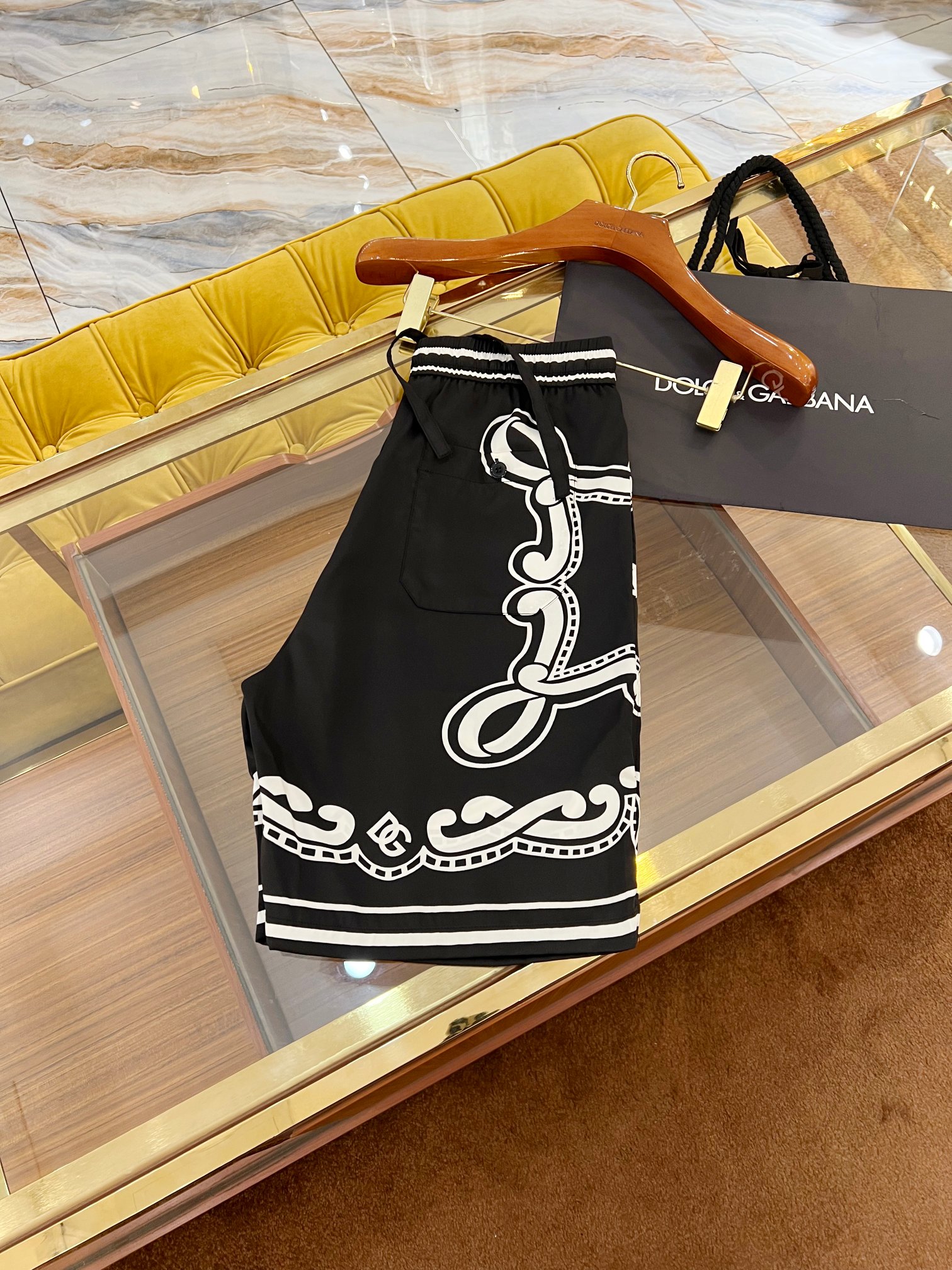 DOLCE & GABBANA Мужские шорты шелк DOLCE & GABBANA Мужские шорты шелк