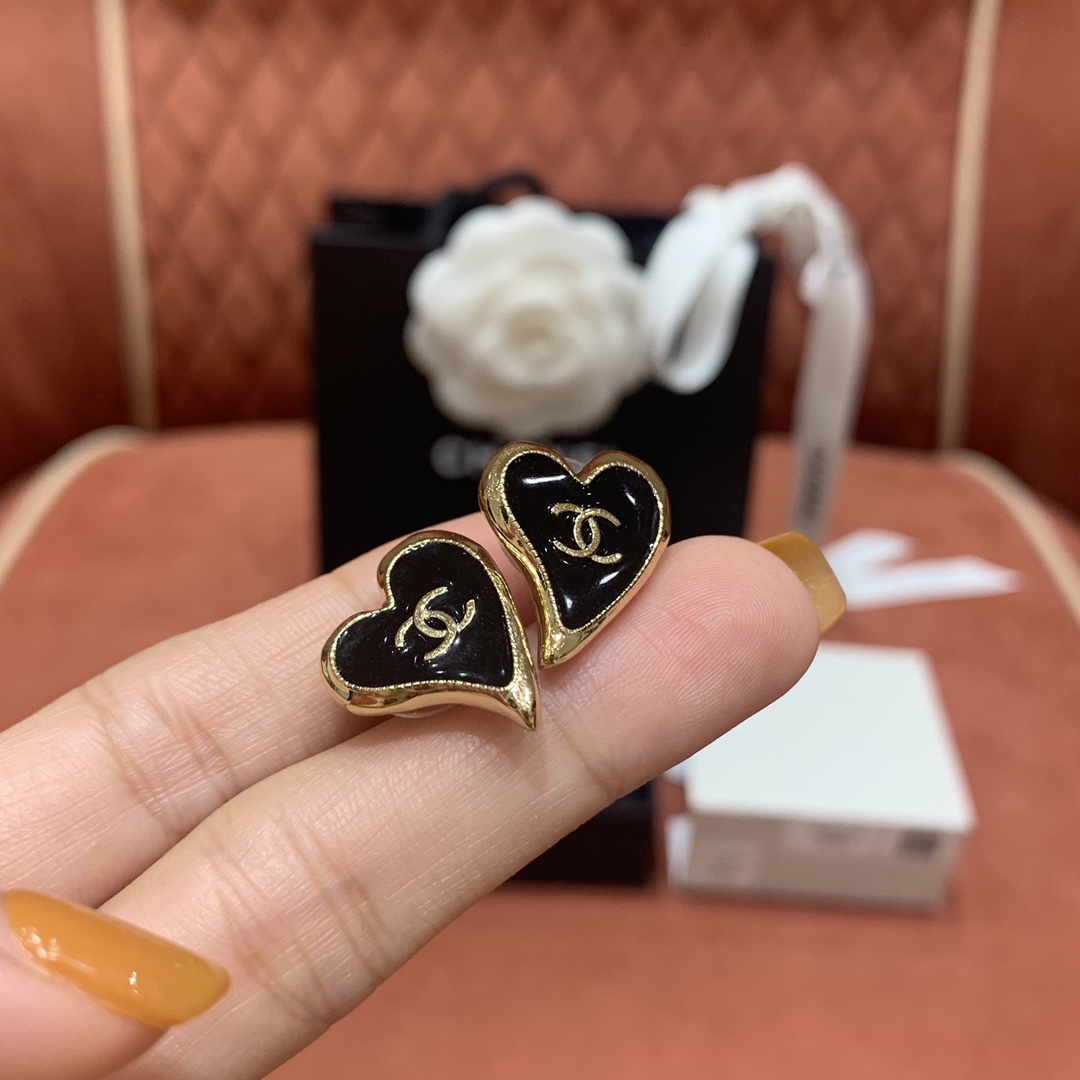 CHANEL Женские серьги CH-22P Black Heart CHANEL Женские серьги CH-22P Black Heart