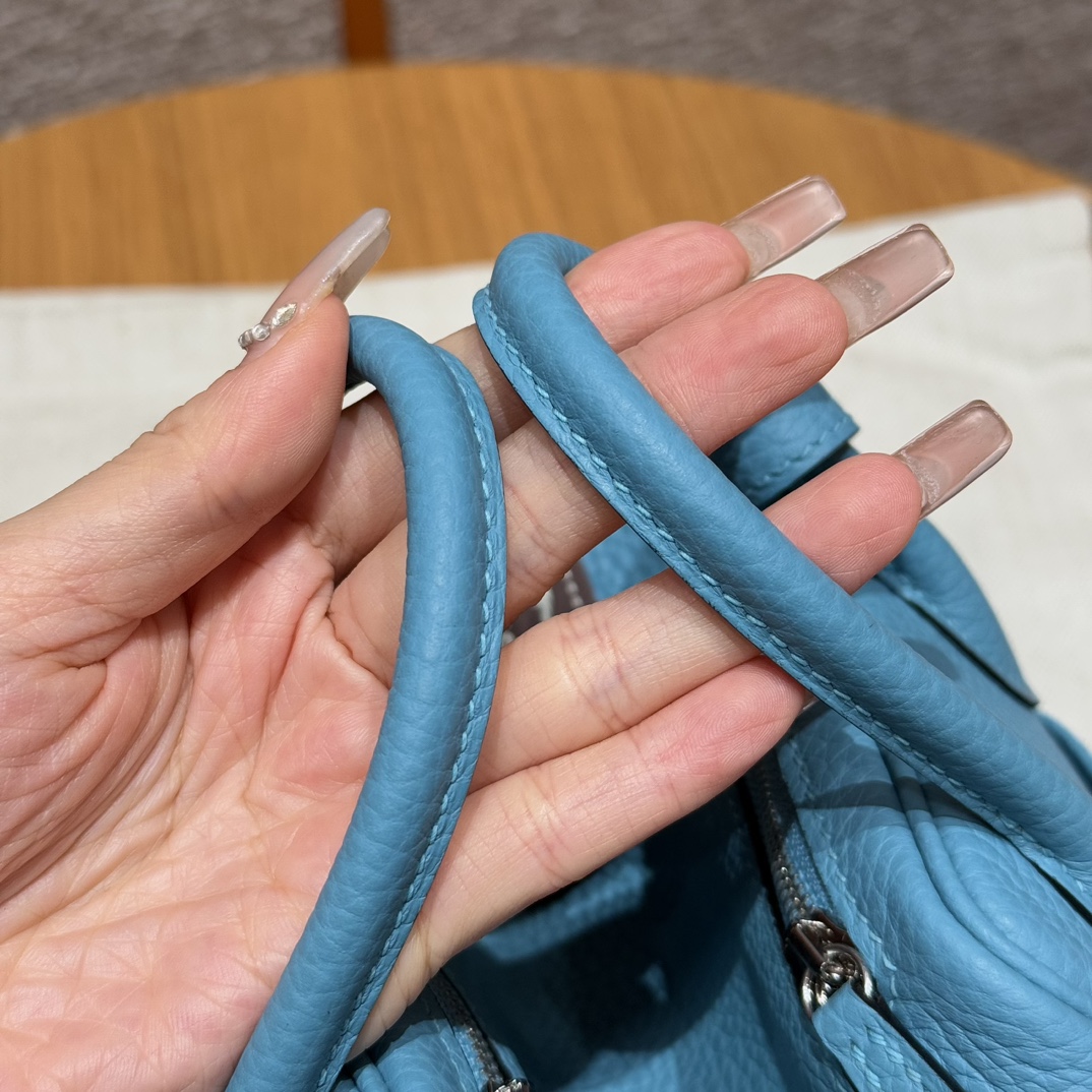 HERMES Женская сумка Lindy 19 см P3 Clemence HERMES Женская сумка Lindy 19 см P3 Clemence