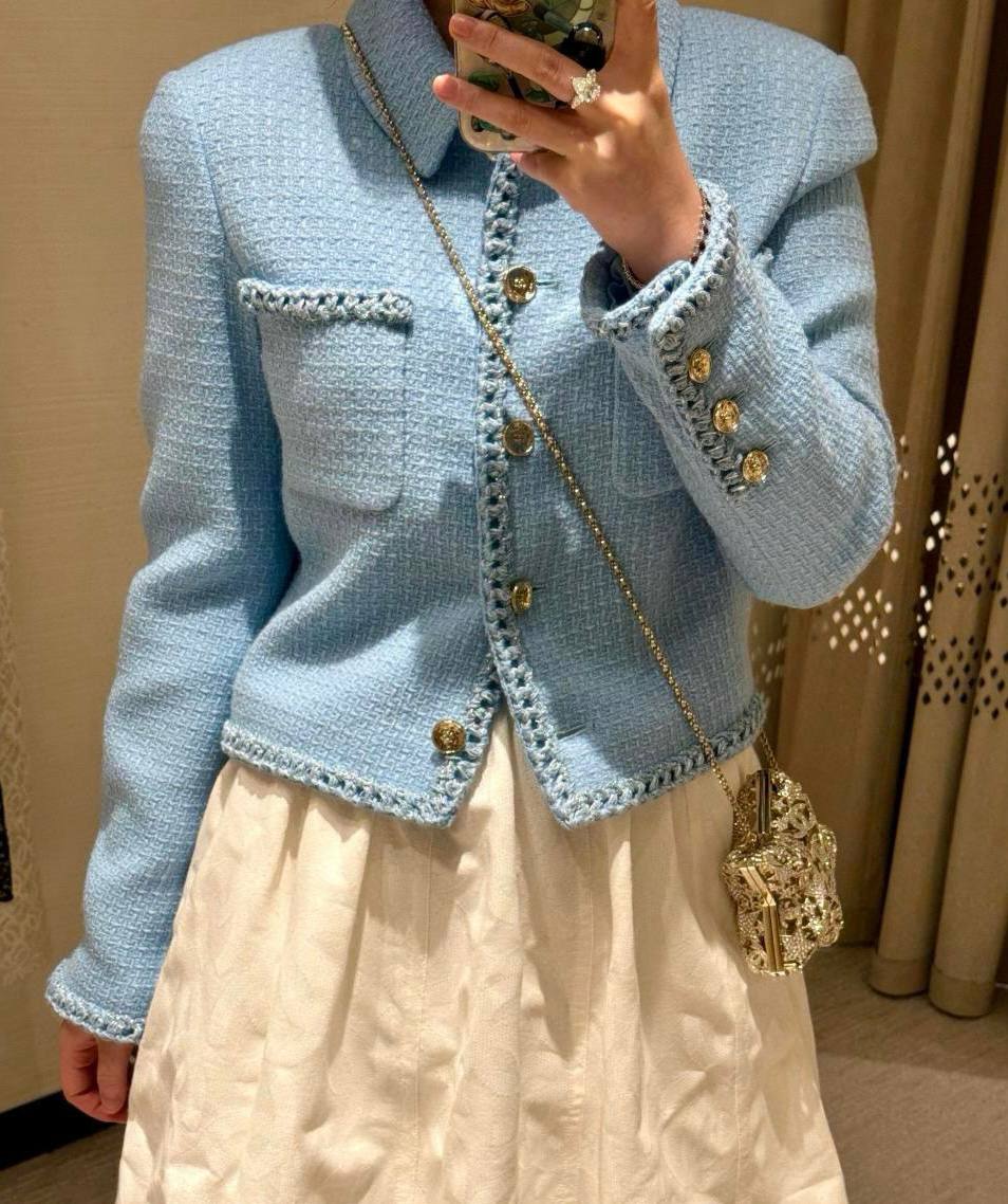 CHANEL Женский пиджак  CHANEL Женский пиджак