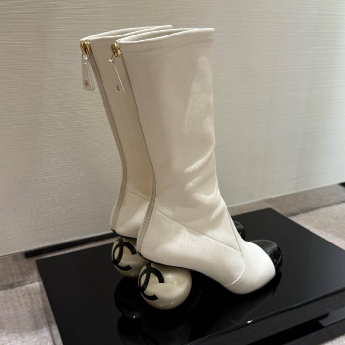 CHANEL Женские сапоги