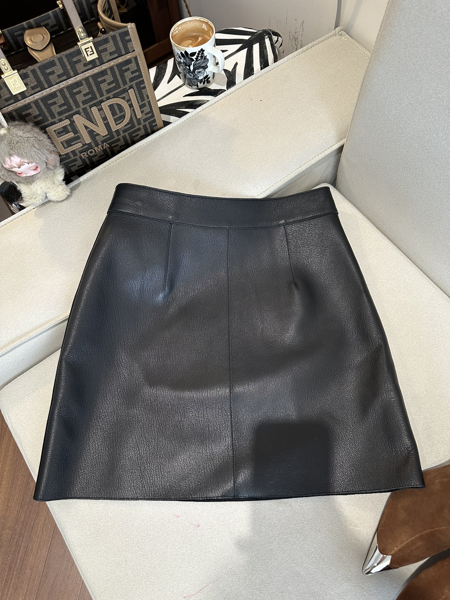 HERMES Женский кожаный костюм HERMES Женский кожаный костюм