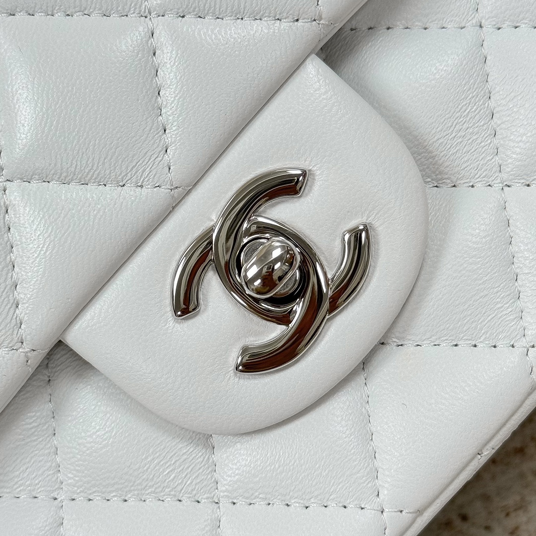 CHANEL Женская сумка CF25  с кожаной отделкой