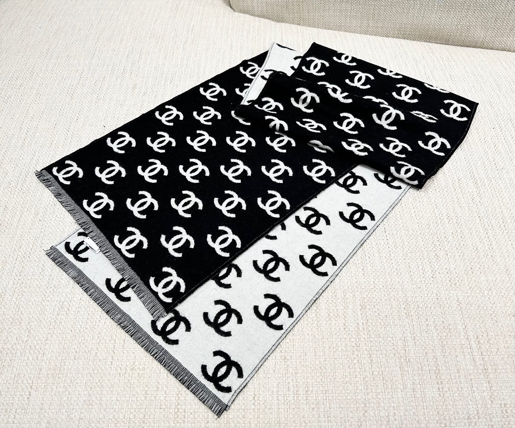 CHANEL Женский шарф CHANEL Женский шарф