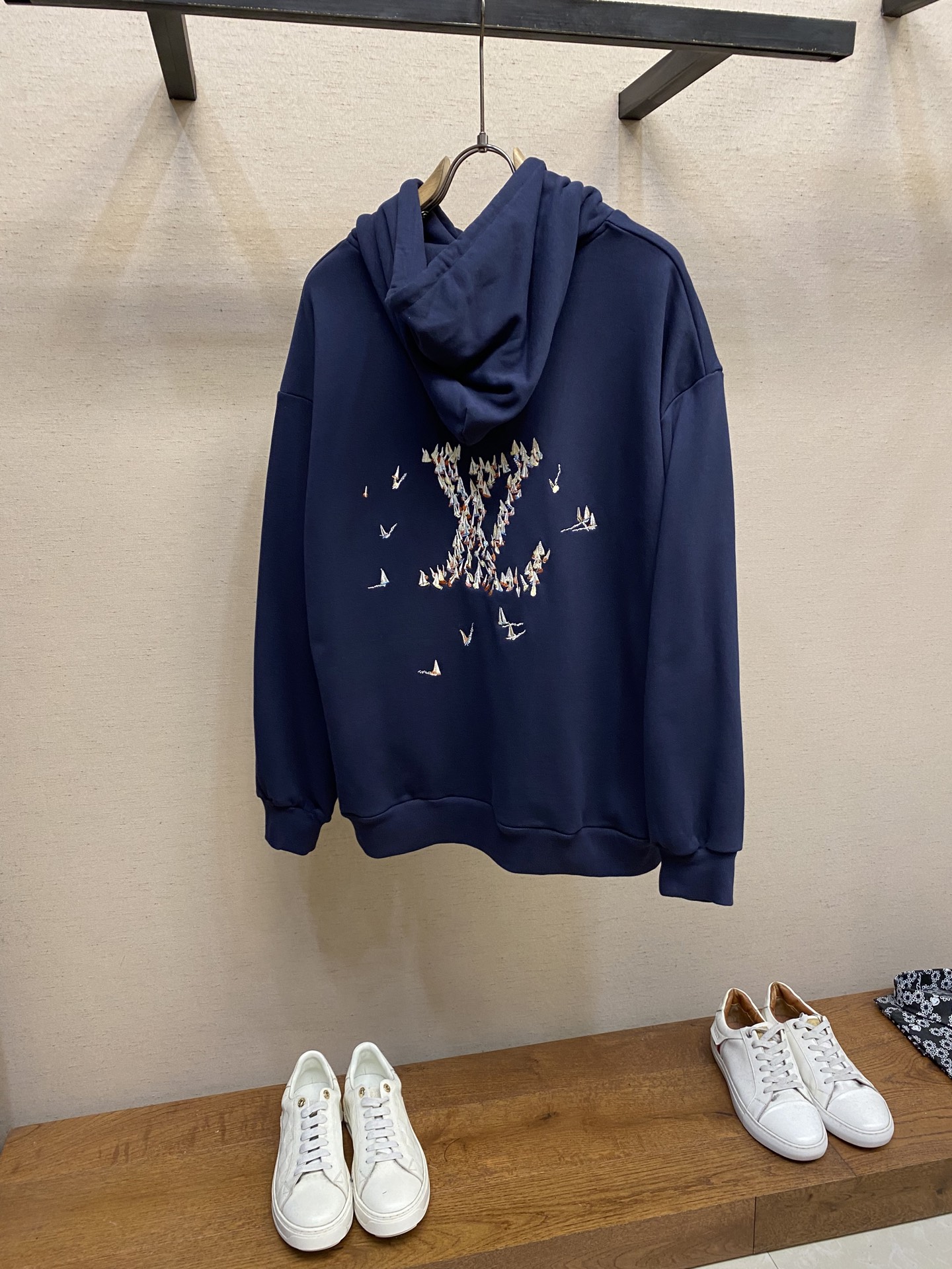 LOUIS VUITTON Мужское худи LOUIS VUITTON Мужское худи