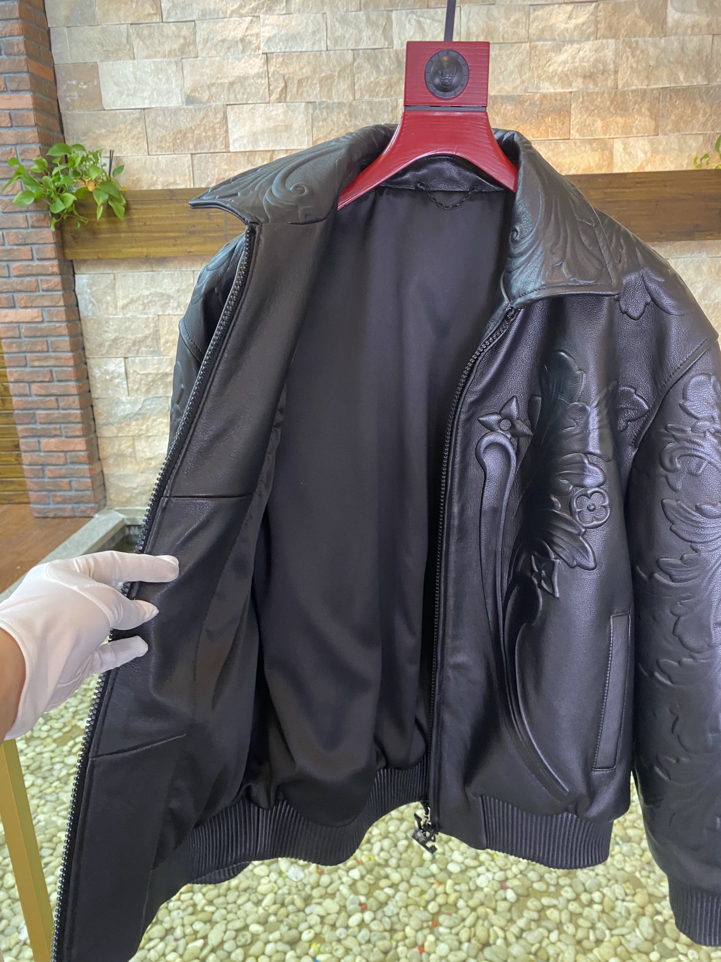 LOUIS VUITTON Мужская кожаная куртка LOUIS VUITTON Мужская кожаная куртка