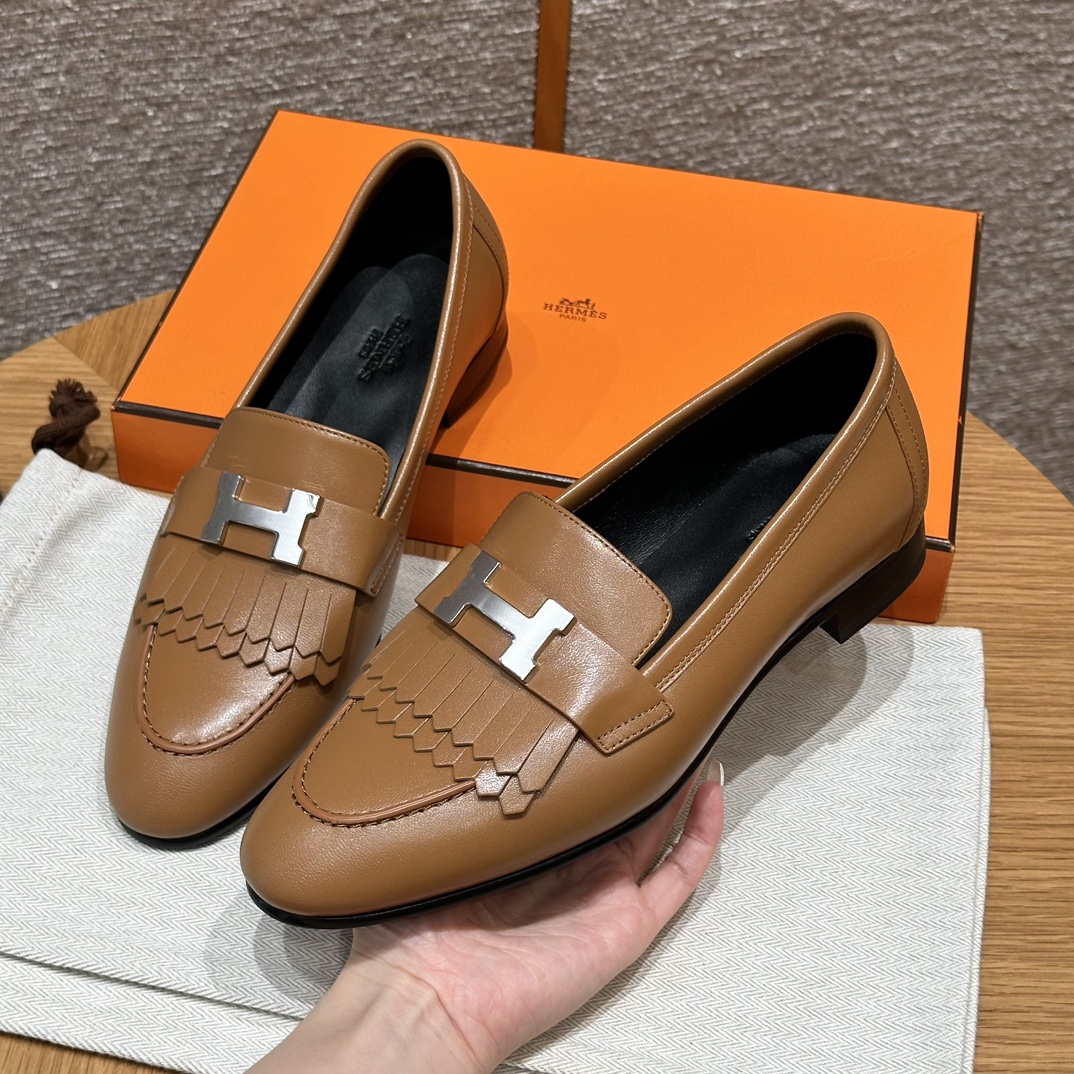 HERMES Женские лоферы Royal 