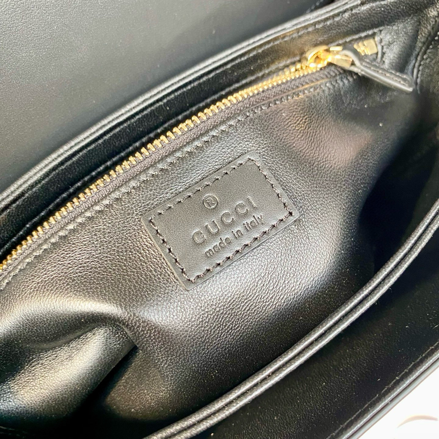 GUCCI Женская сумка Gucci Siena small shoulder bag