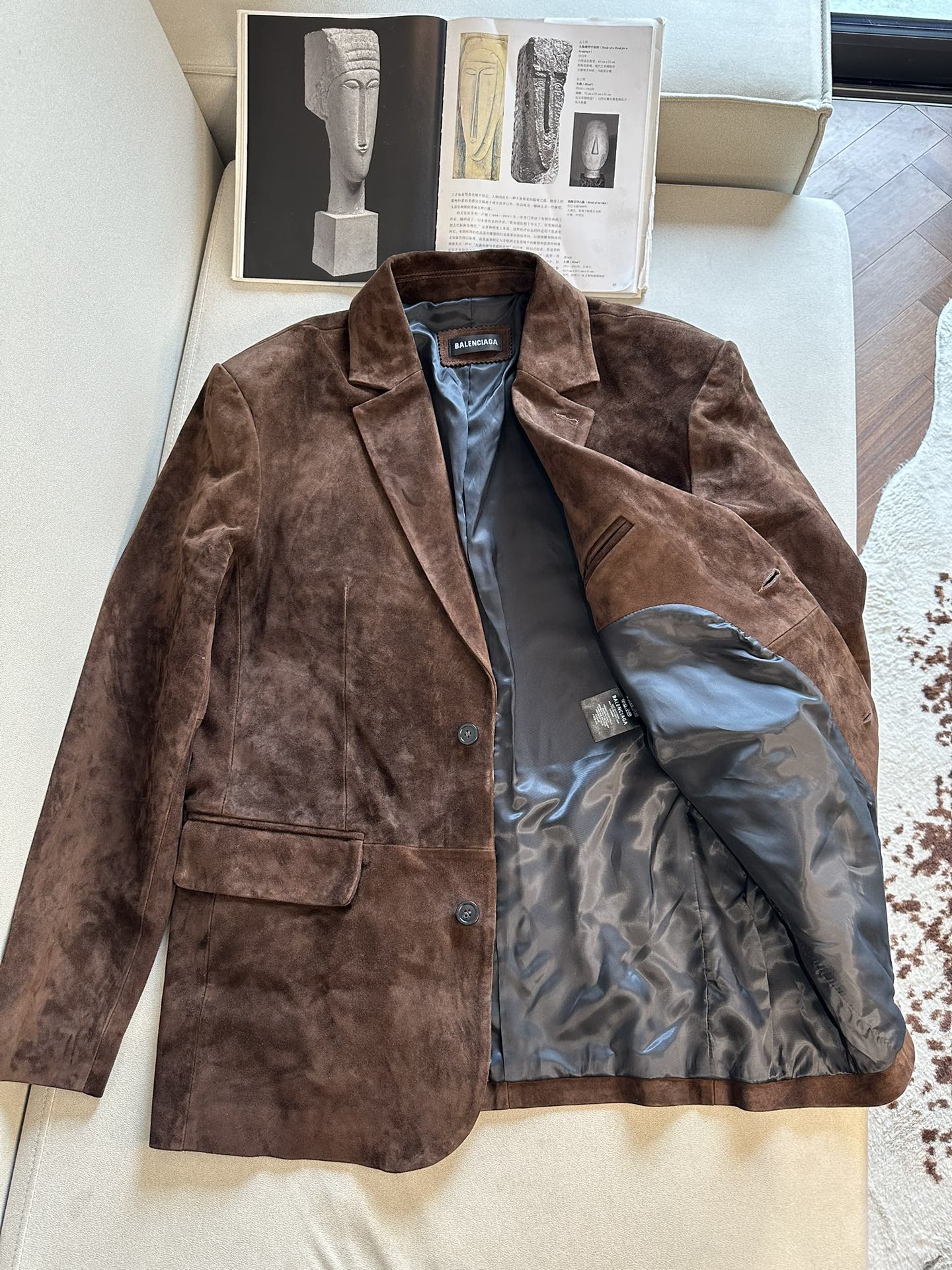 BALENCIAGA Женский жакет из замши BALENCIAGA Женский жакет из замши