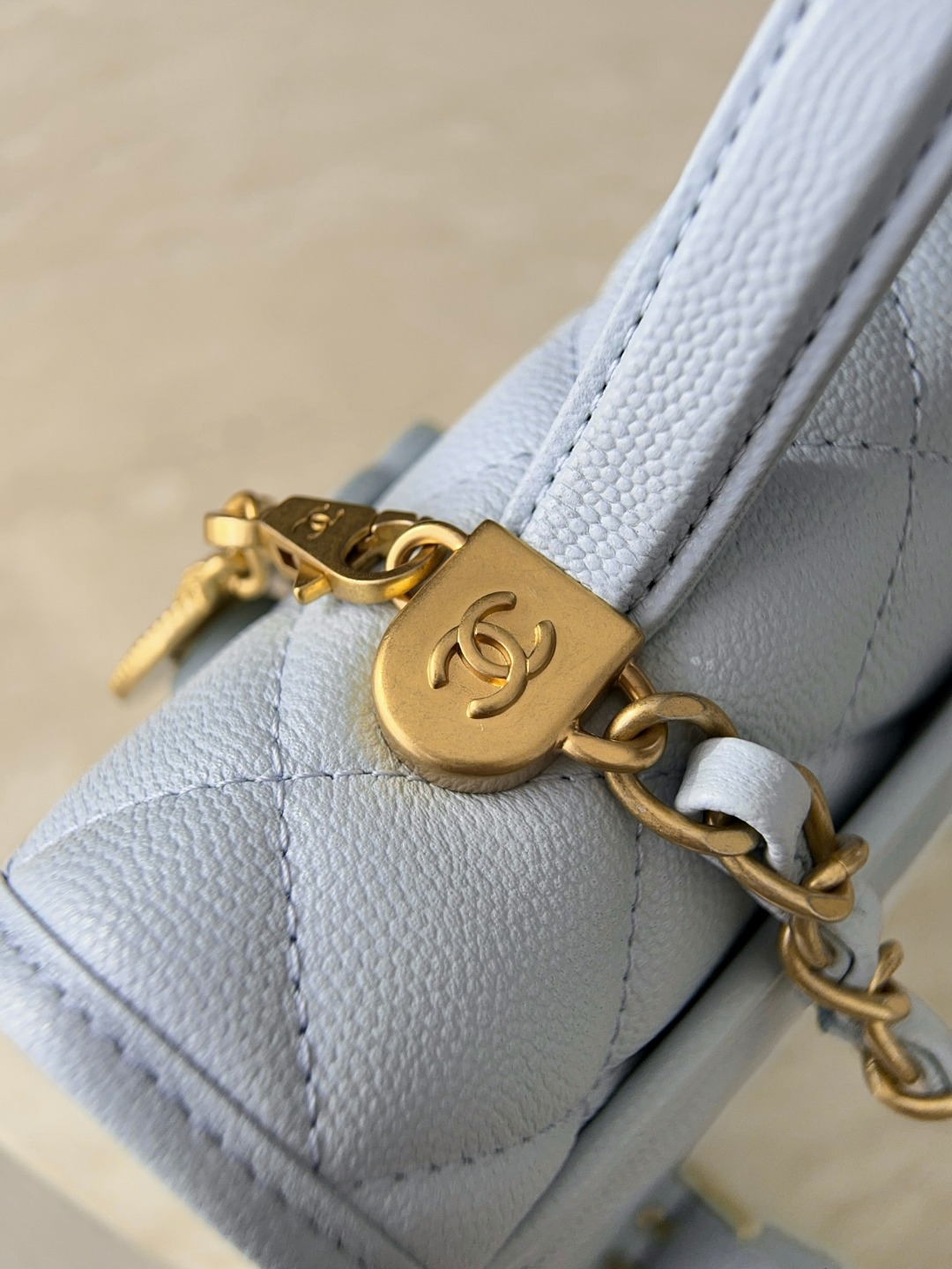 CHANEL Женский рюкзак 25B 