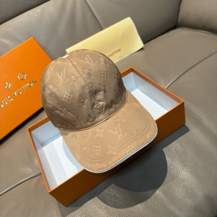 LOUIS VUITTON Кепка с логотипом