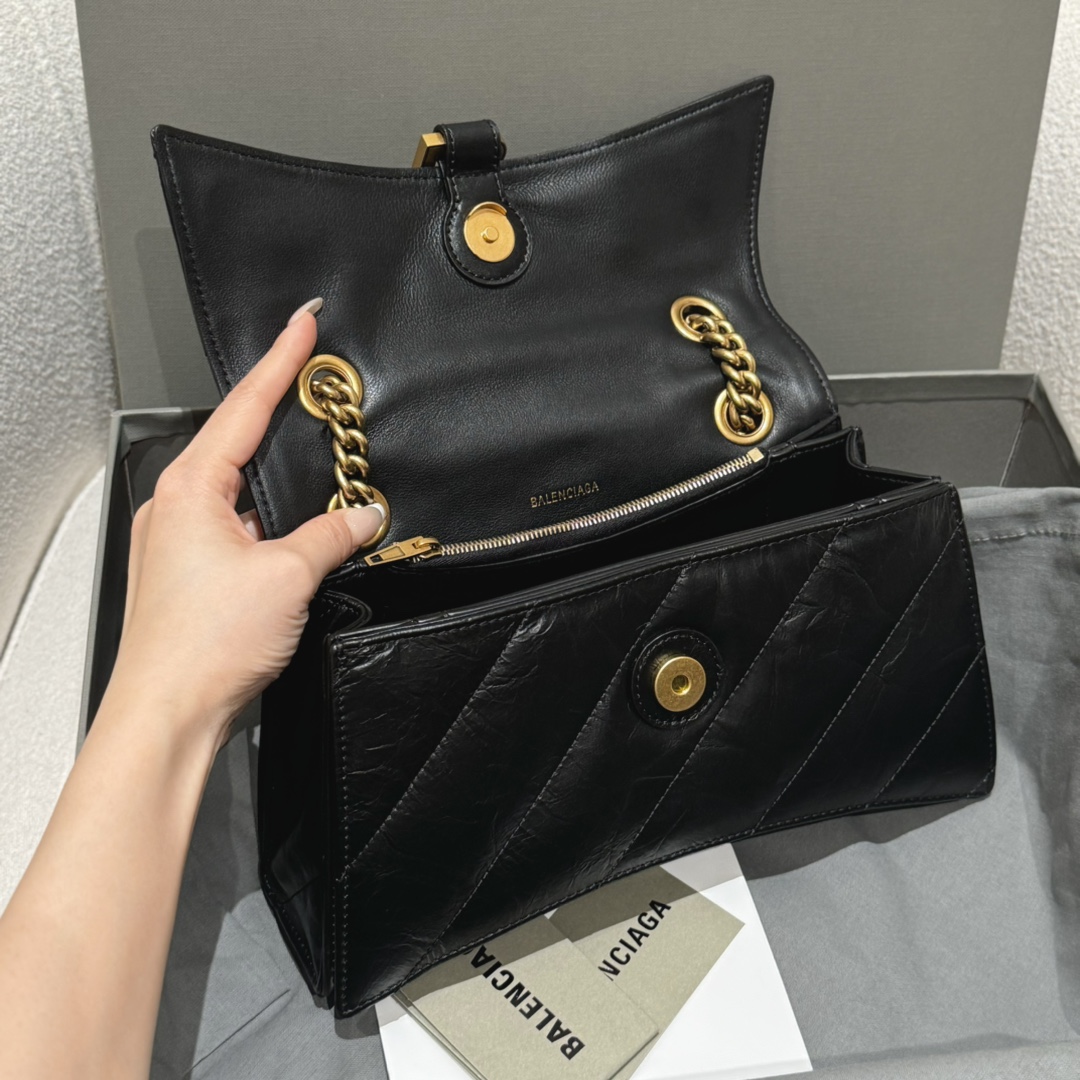 BALENCIAGA Женская сумка Crush маленькая BALENCIAGA Женская сумка Crush маленькая