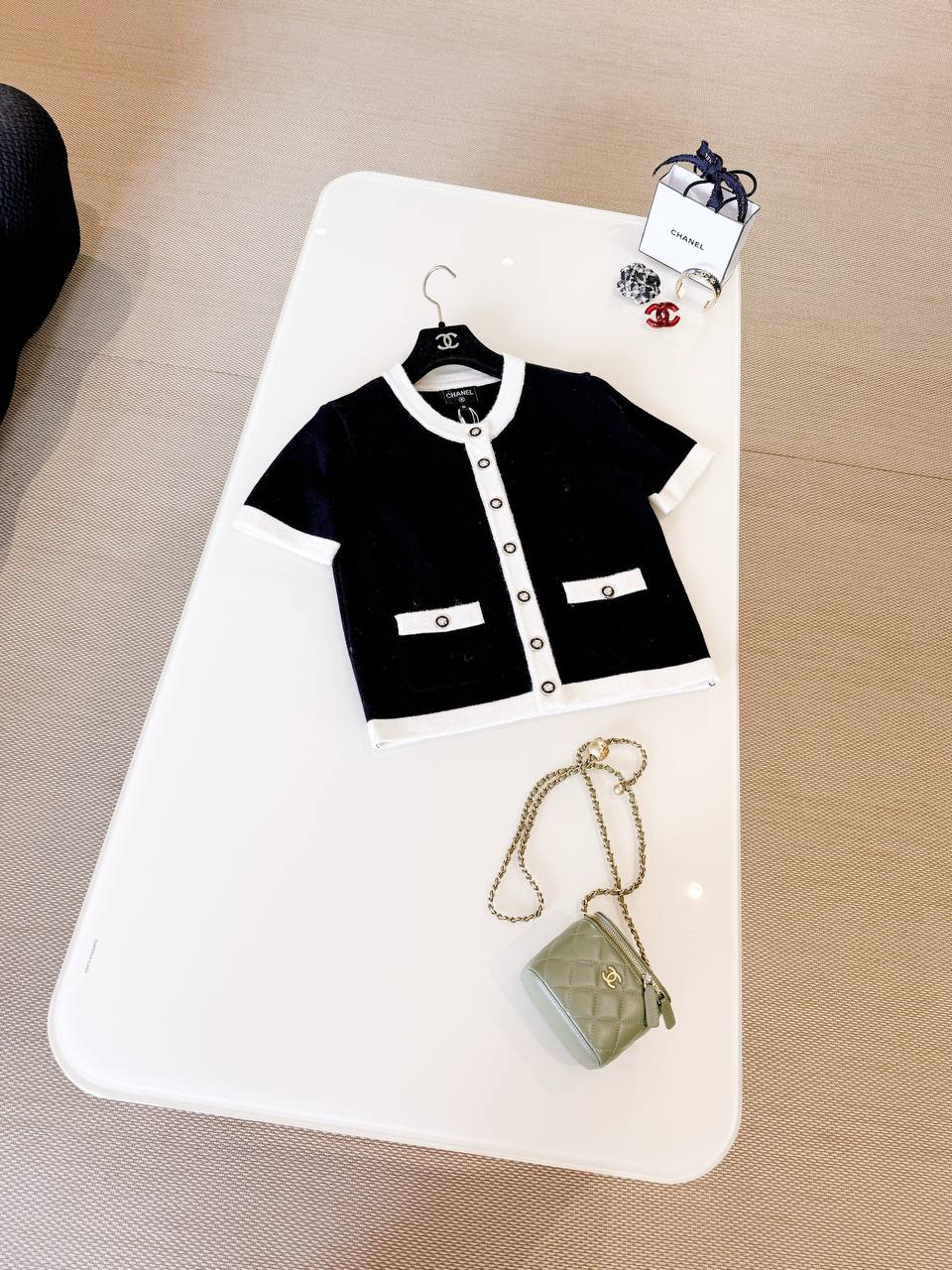 СHANEL Женская футболка из кашемира СHANEL Женская футболка из кашемира