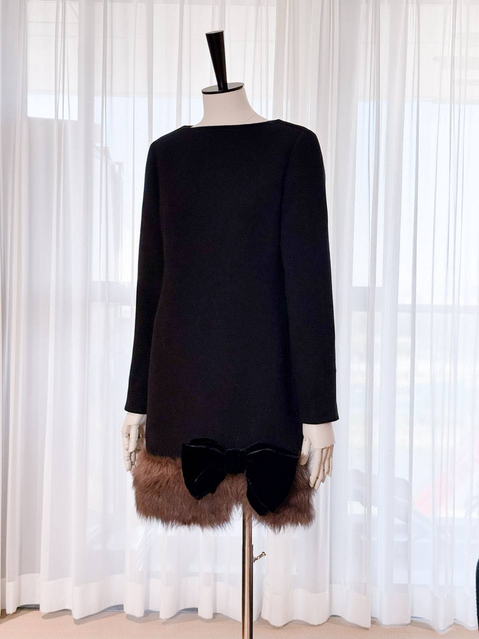 VALENTINO Женское платье с мехом VALENTINO Женское платье с мехом