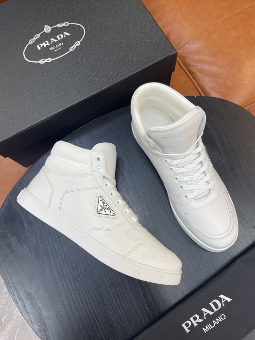 PRADA Мужские кроссовки из воловьей кожи