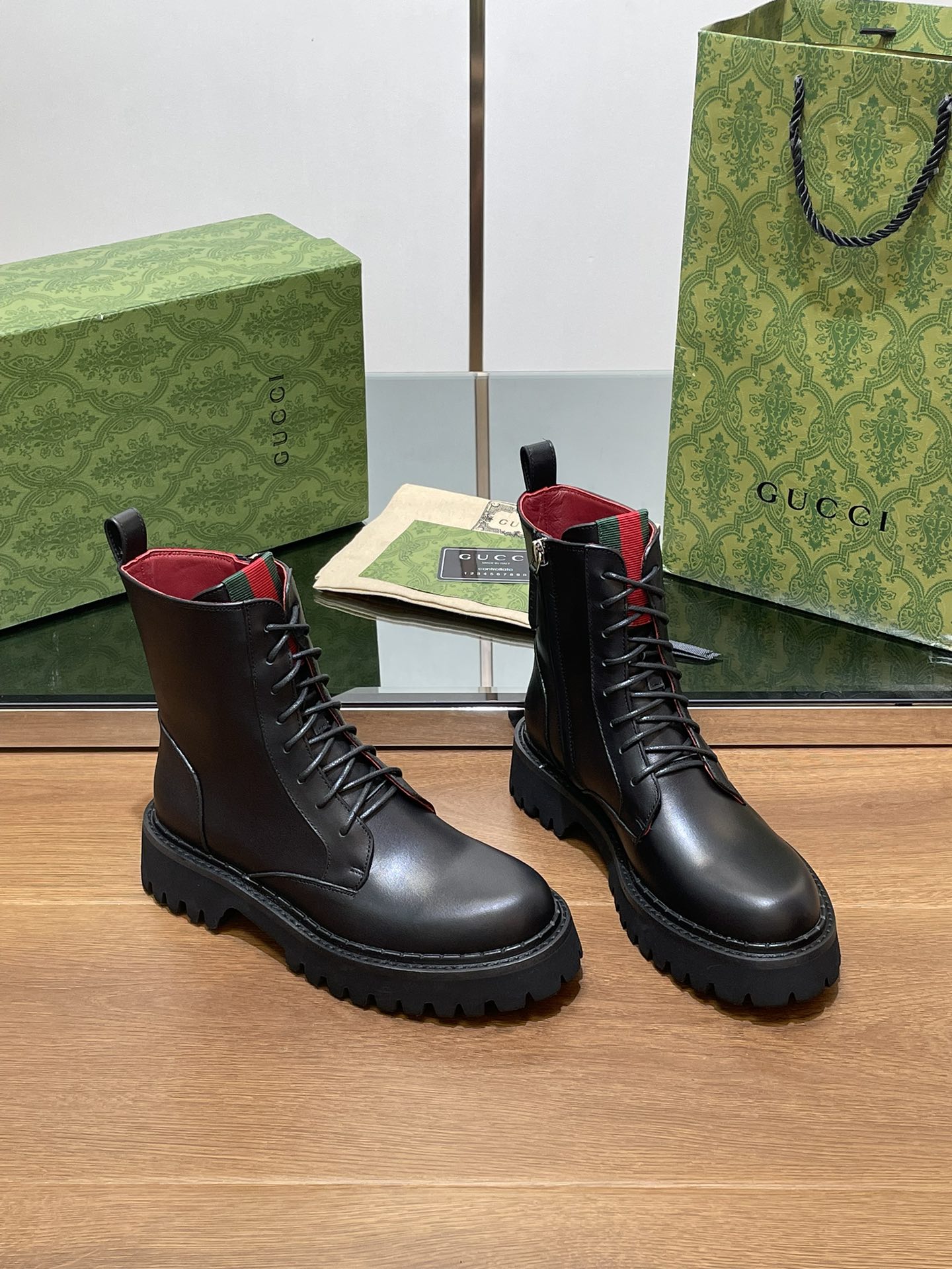GUCCI Женские ботинки GG GUCCI Женские ботинки GG