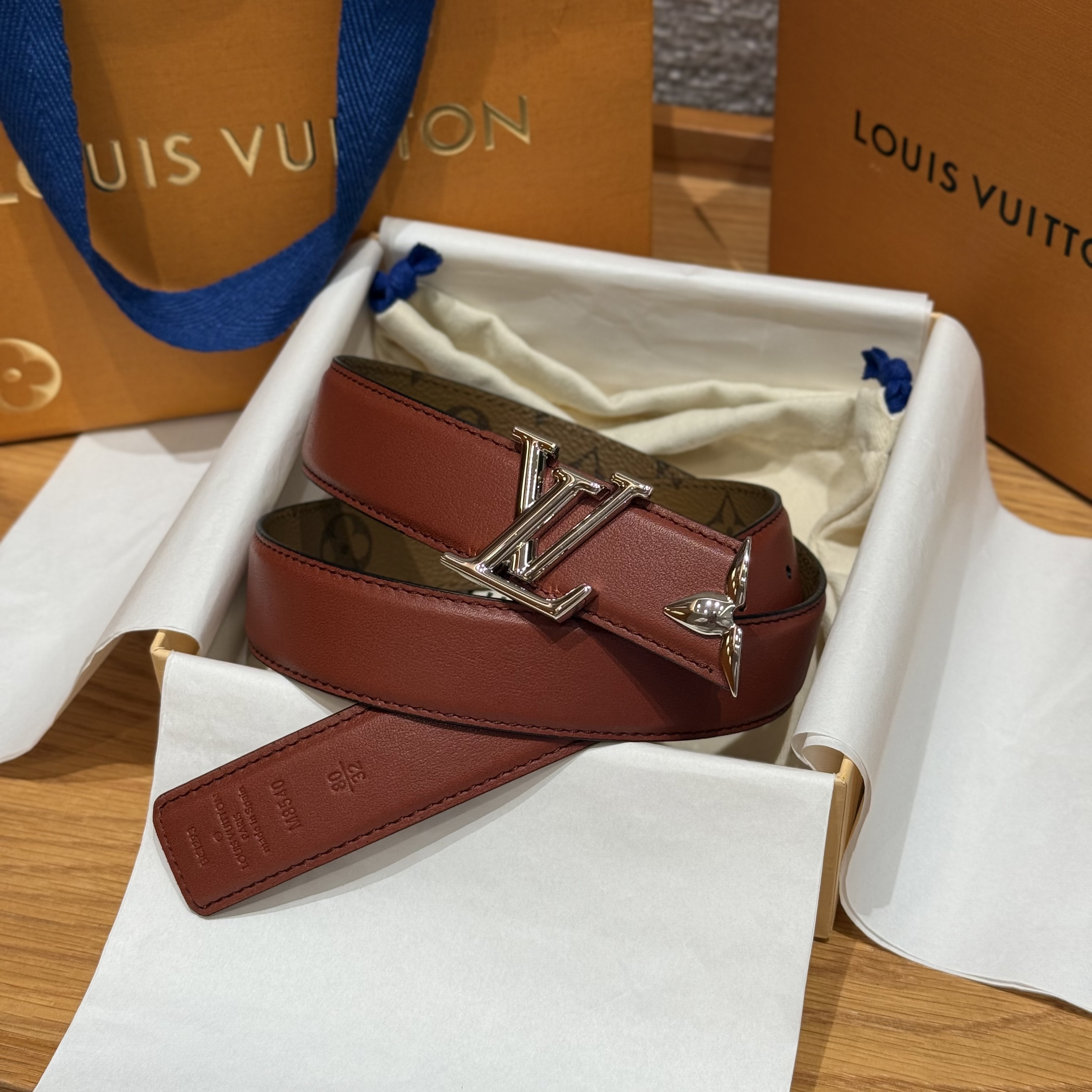 LOUIS VUITTON Женский ремень 