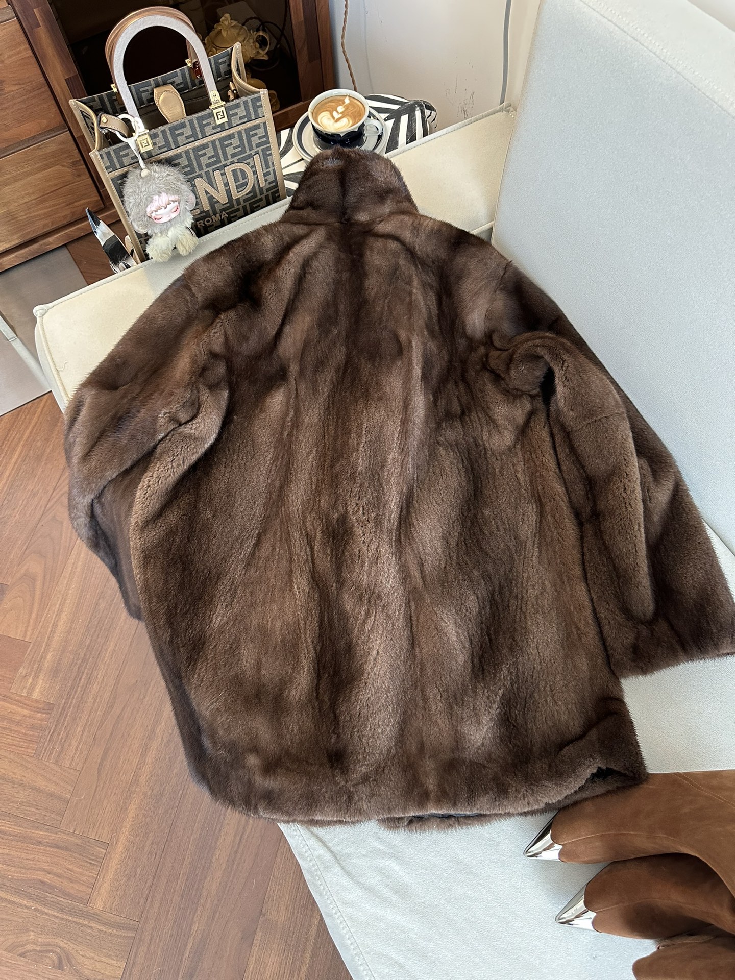 THE ROW Женская шуба из норки THE ROW Женская шуба из норки