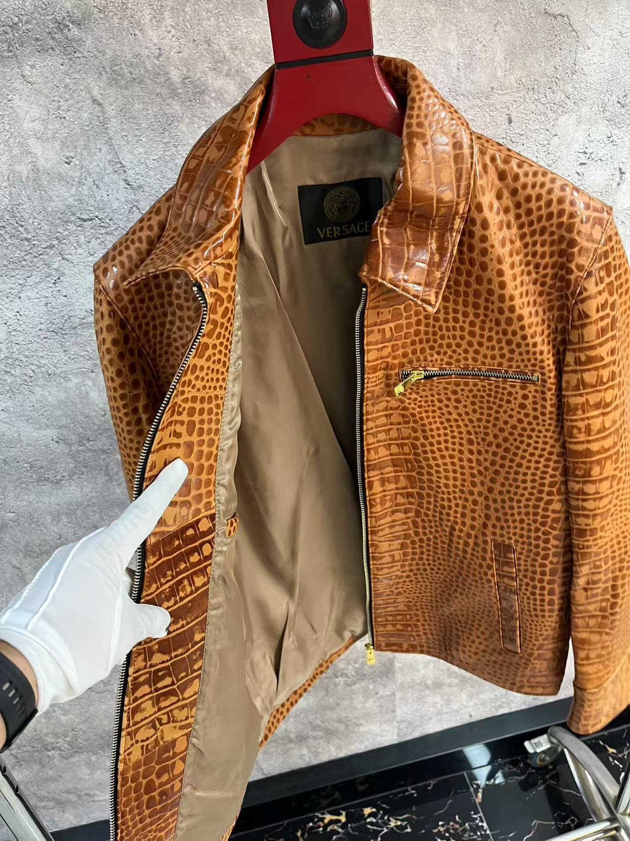 VERSACE Мужская кожаная куртка VERSACE Мужская кожаная куртка