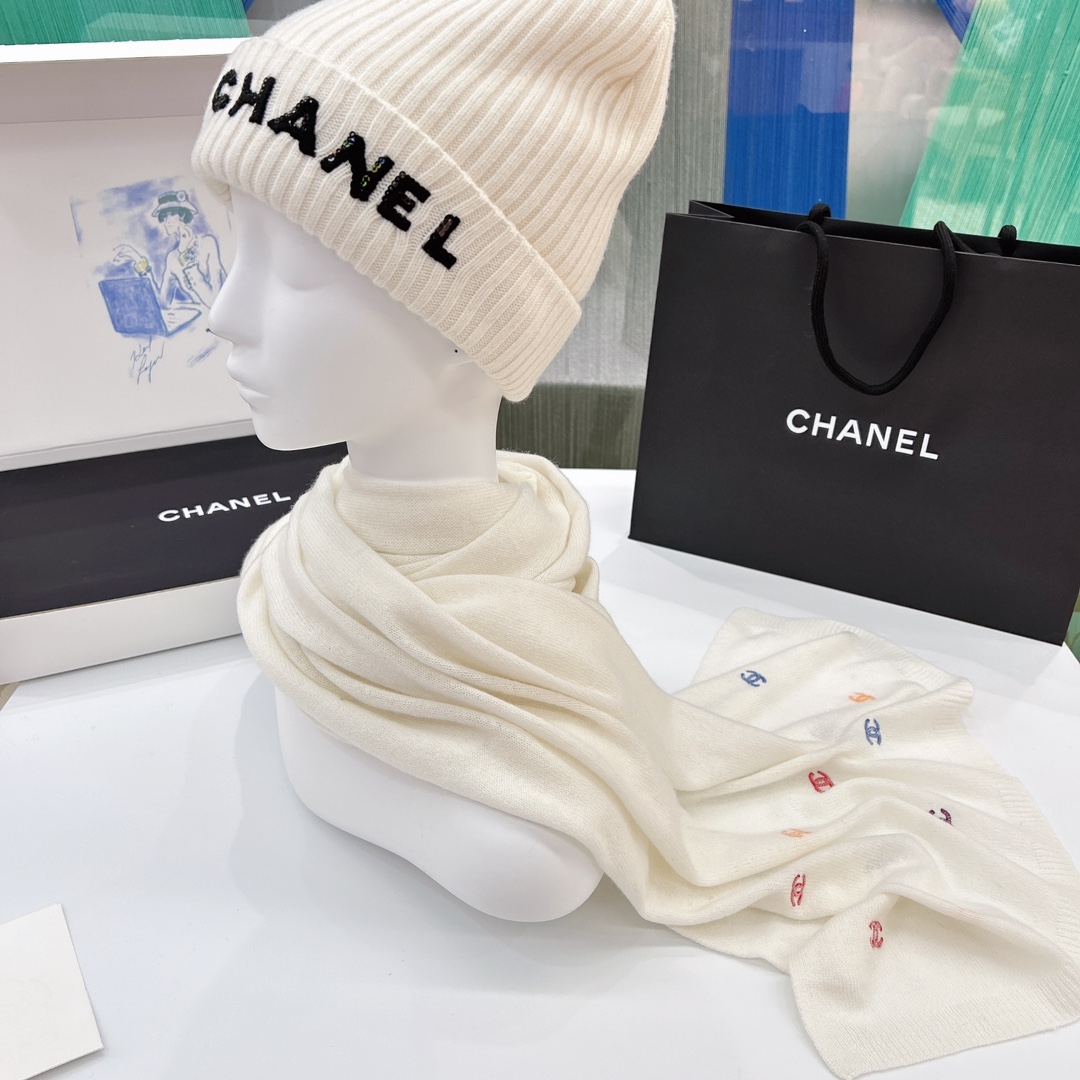 CHANEL Женский шарф из кашемира и шелка CHANEL Женский шарф из кашемира и шелка
