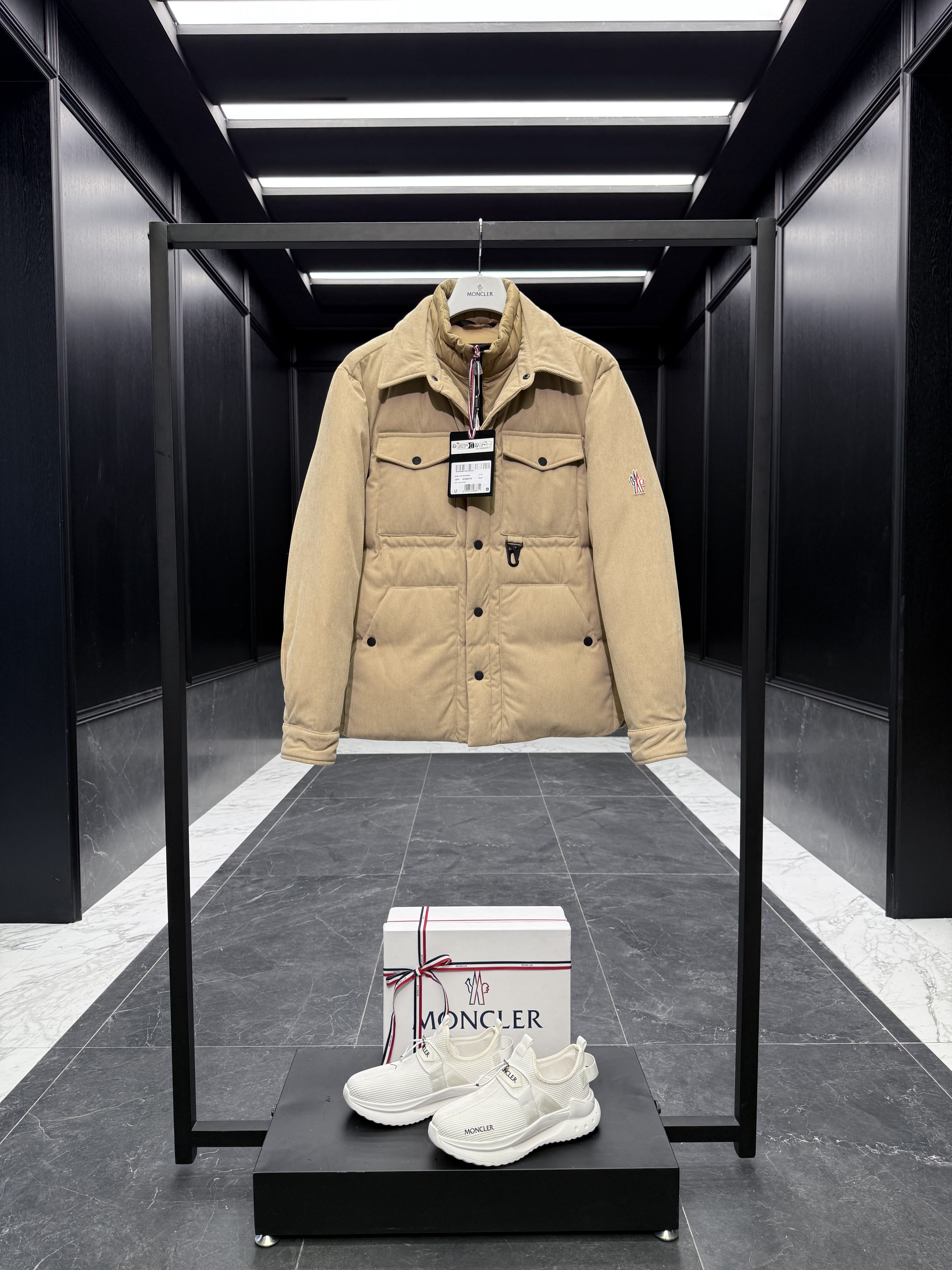 MONCLER Мужской вельветовый пуховик Legh MONCLER Мужской вельветовый пуховик Legh