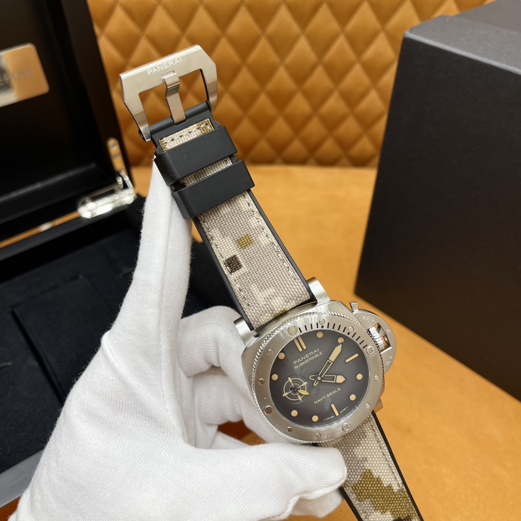 PANERAI Мужские часы Submersible Pam01518 44 мм PANERAI Мужские часы Submersible Pam01518 44 мм