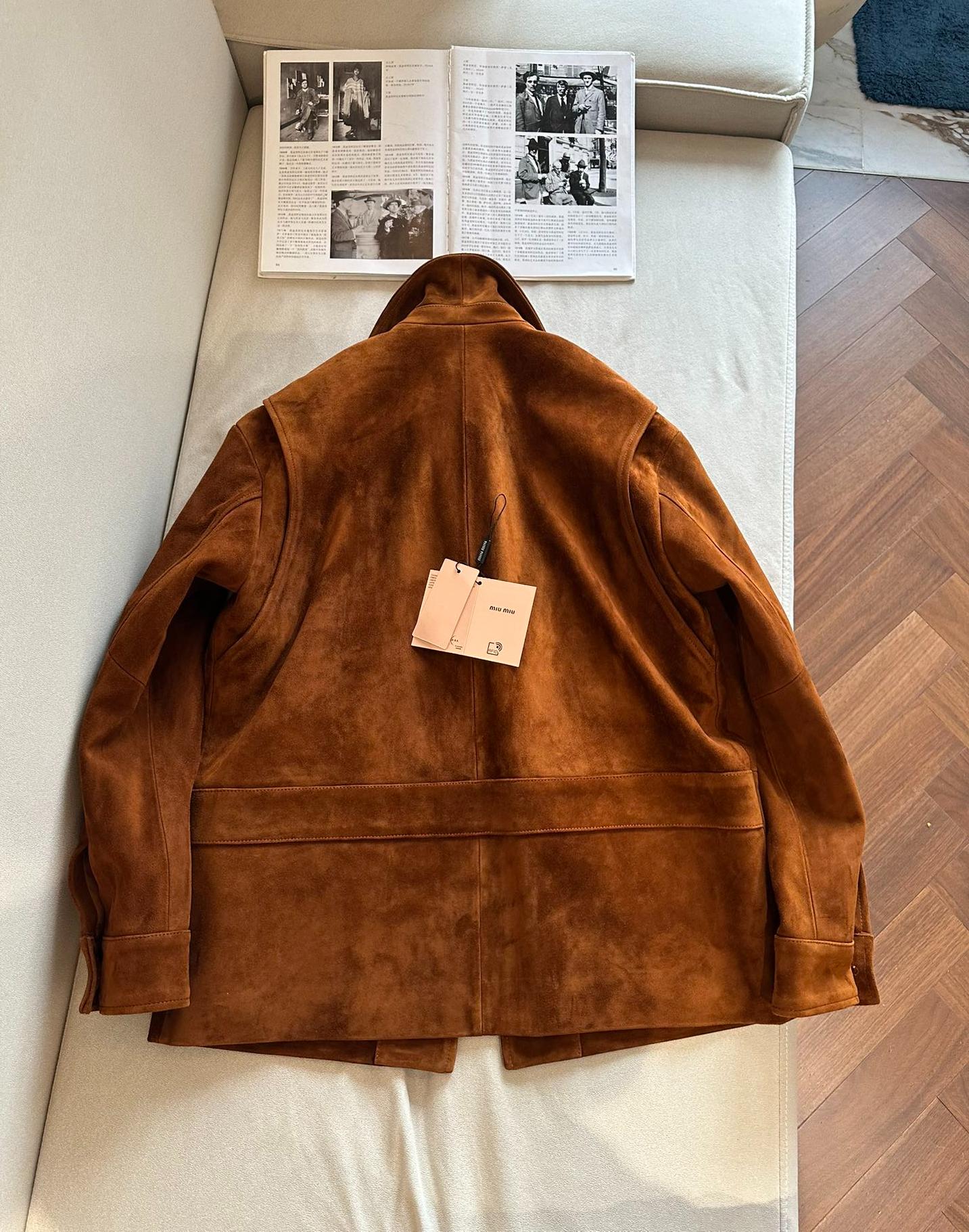 MIU MIU Женская куртка из замши MIU MIU Женская куртка из замши