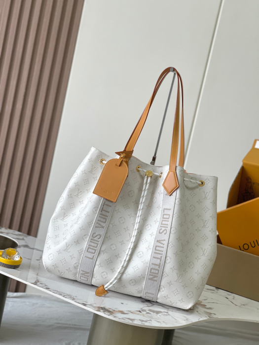 LOUIS VUITTON Сумка Marina Tote M14652