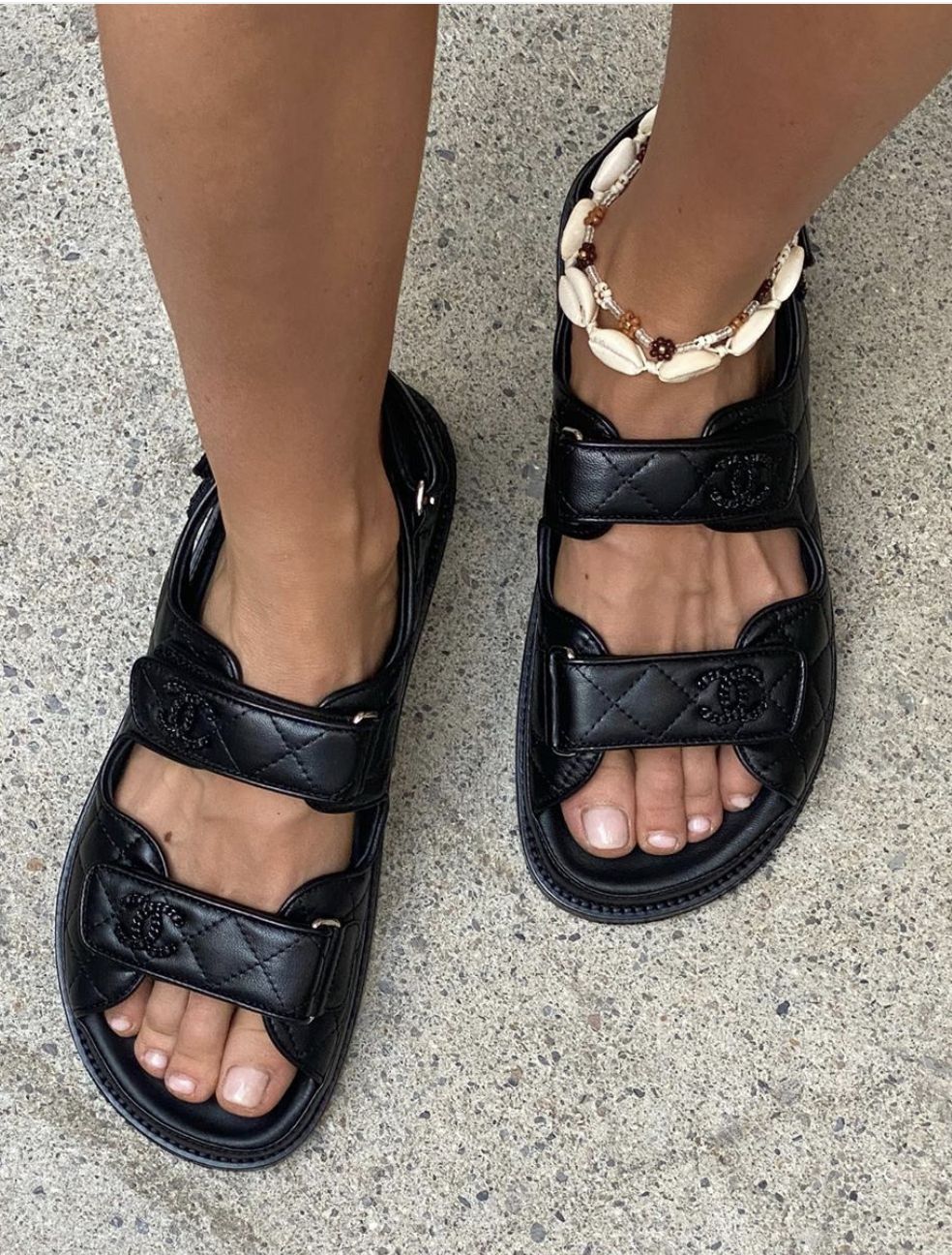 CHANEL Женские кожаные сандалии CHANEL Женские кожаные сандалии