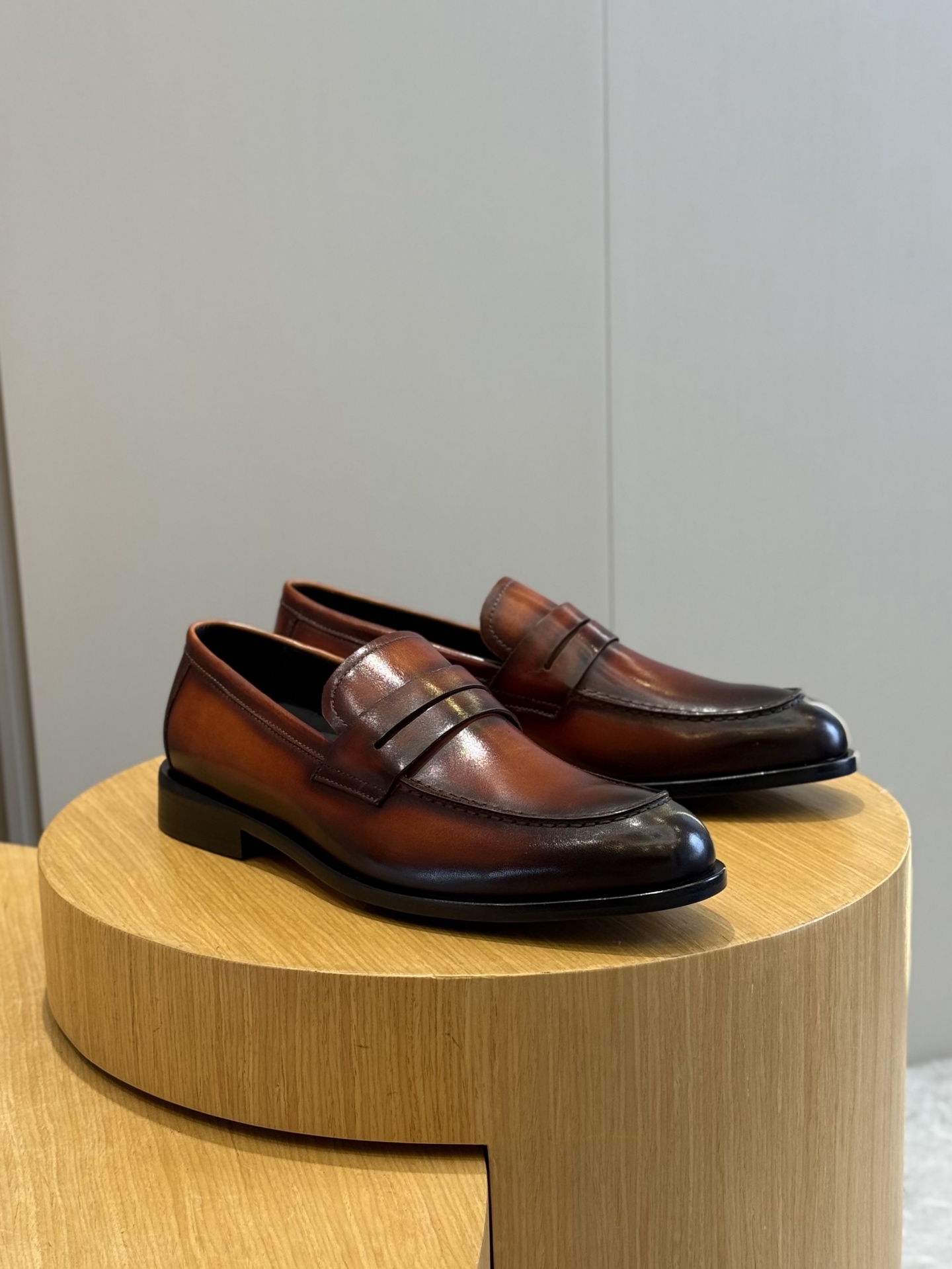 BERLUTI Мужские туфли из коровьей кожи BERLUTI Мужские туфли из коровьей кожи