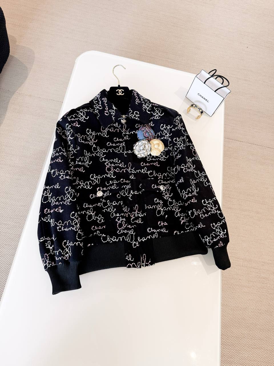 CHANEL Женская куртка CHANEL Женская куртка