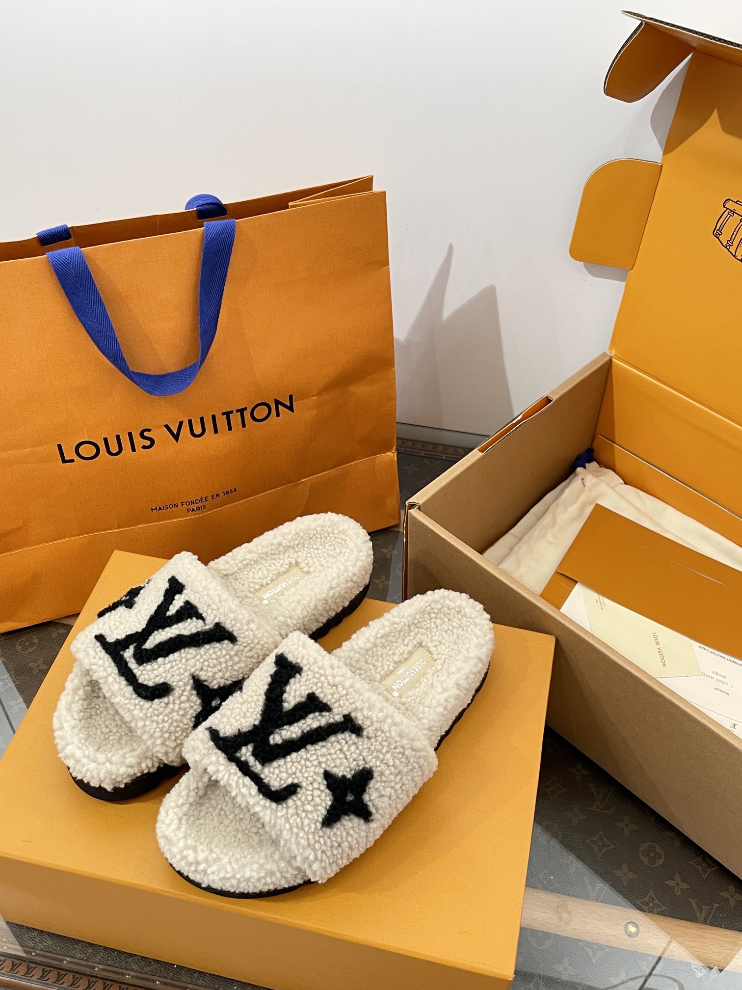 LOUIS VUITTON Женские тапки Donkey LOUIS VUITTON Женские тапки Donkey