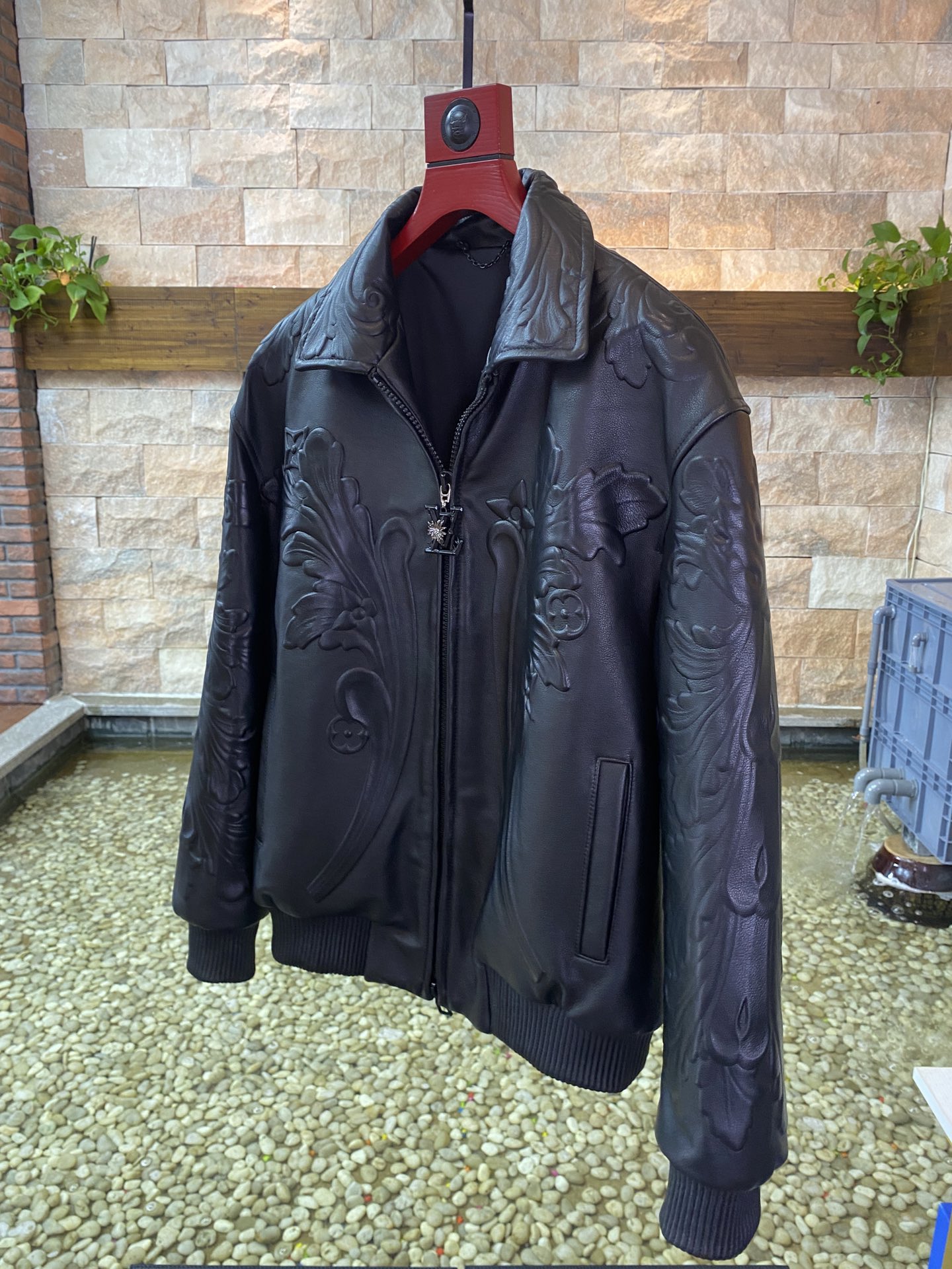 LOUIS VUITTON Мужская кожаная куртка LOUIS VUITTON Мужская кожаная куртка